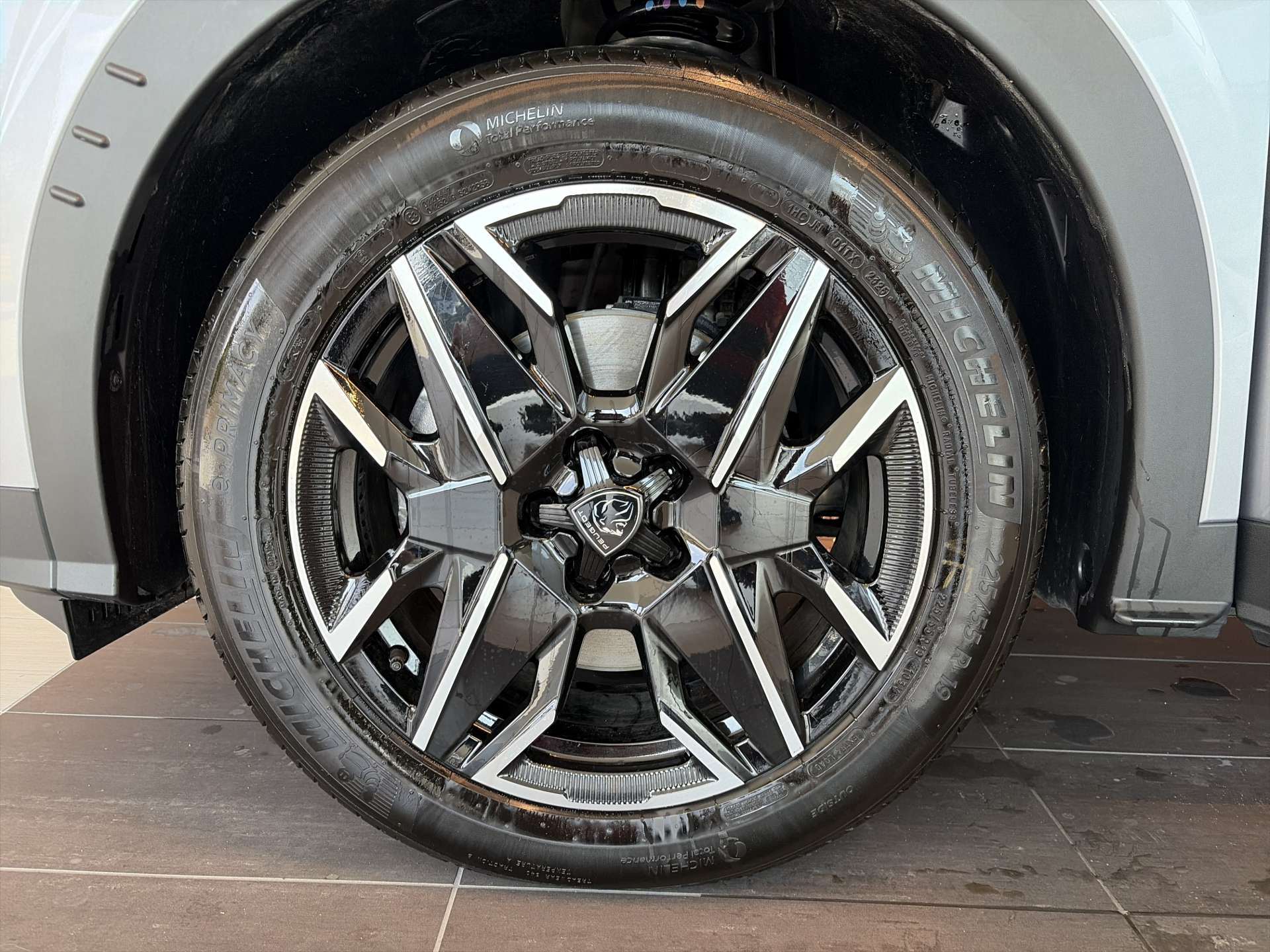 PEUGEOT 5008 145 Hybrid GT 7-Plätzer e-DCS-Automat-image-8