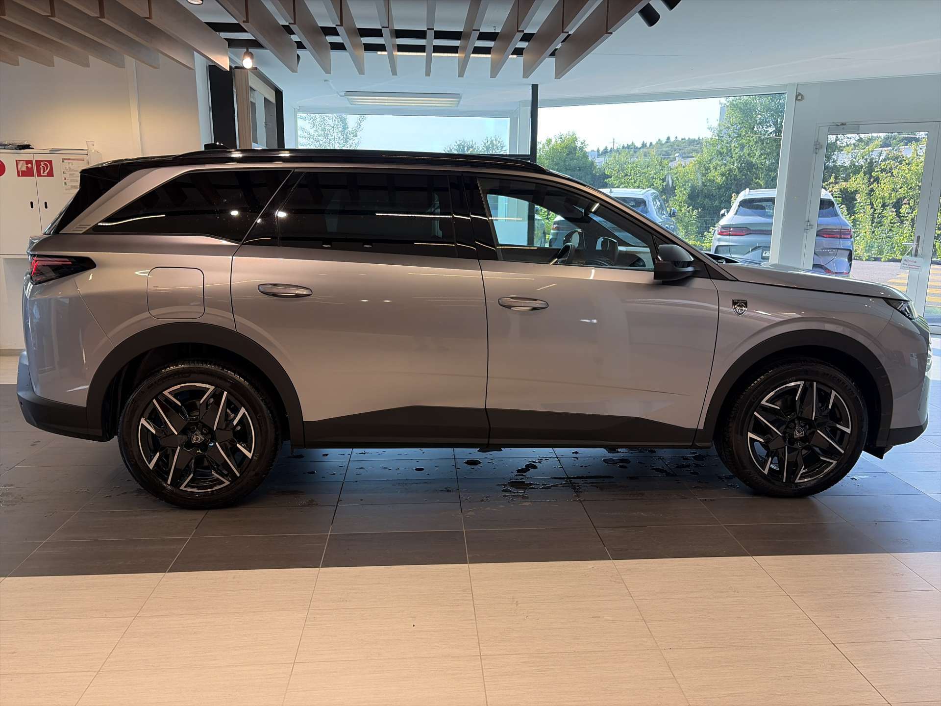 PEUGEOT 5008 145 Hybrid GT 7-Plätzer e-DCS-Automat-image-13