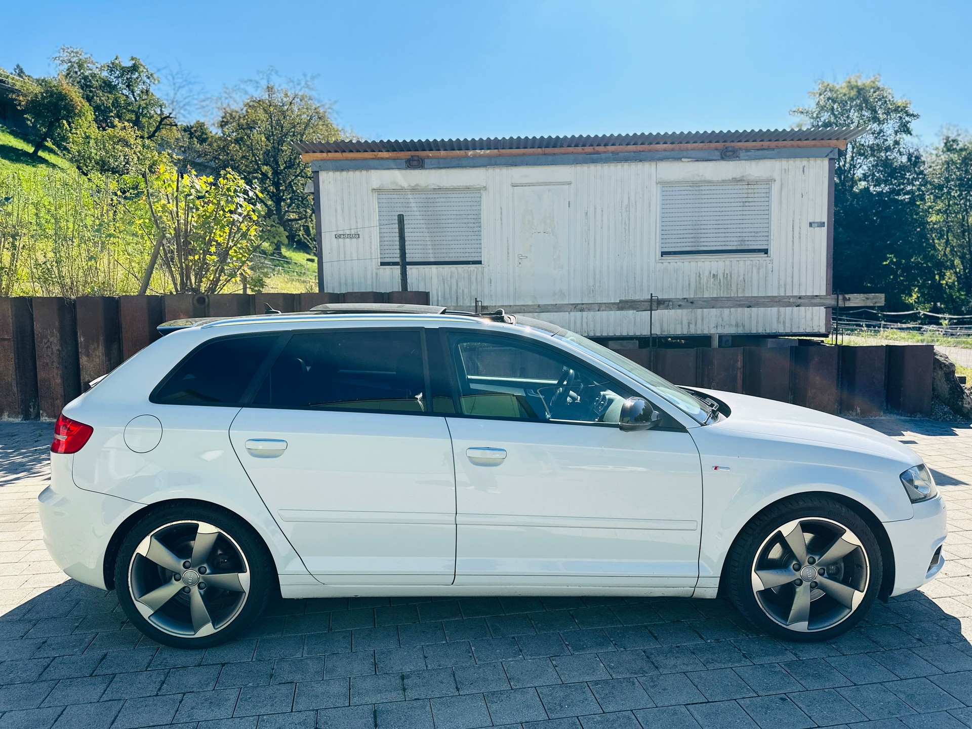 AUDI A3 Sportback 2.0 TFSI Ambition S-tronic-image-6