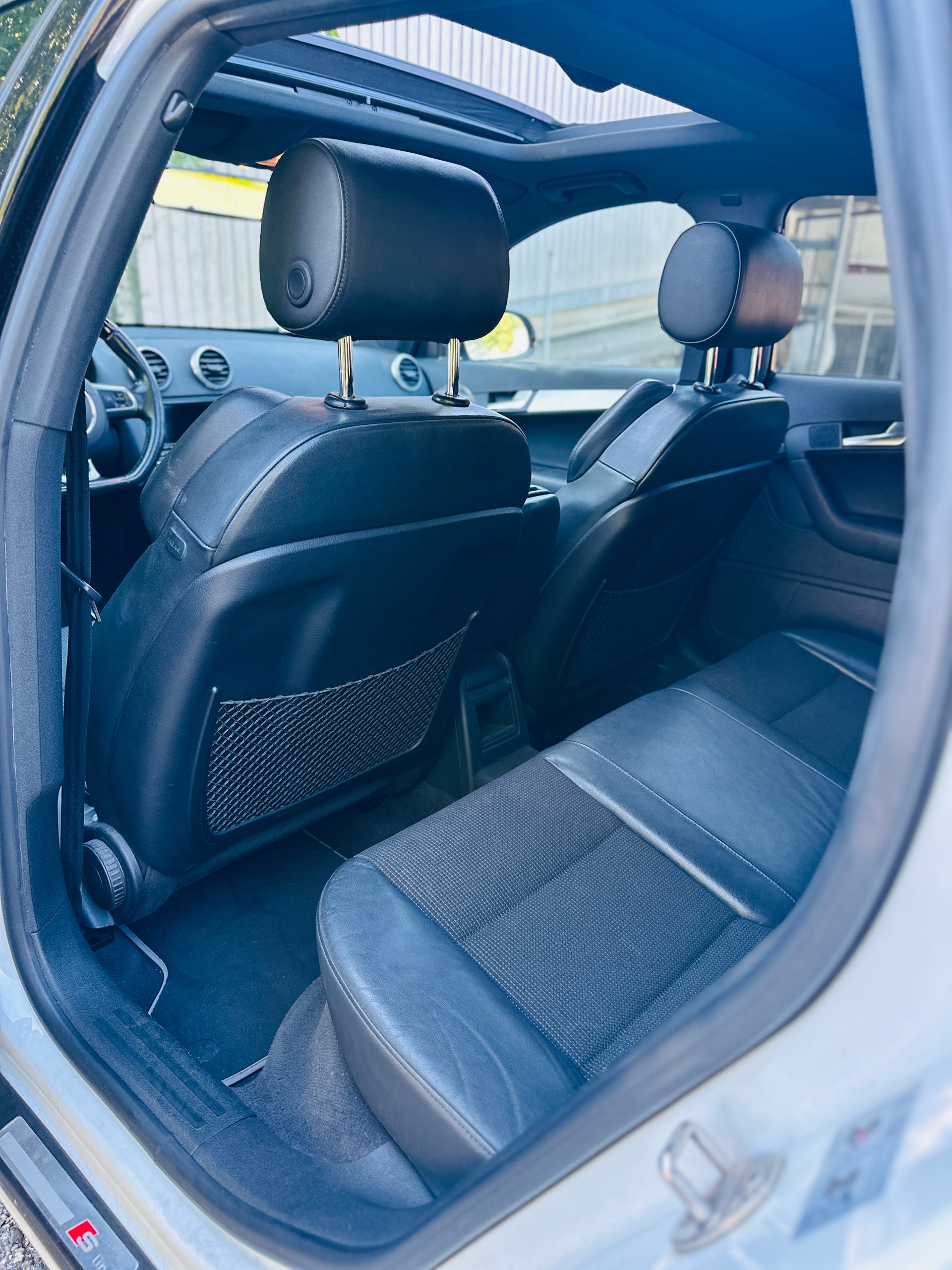AUDI A3 Sportback 2.0 TFSI Ambition S-tronic-image-15