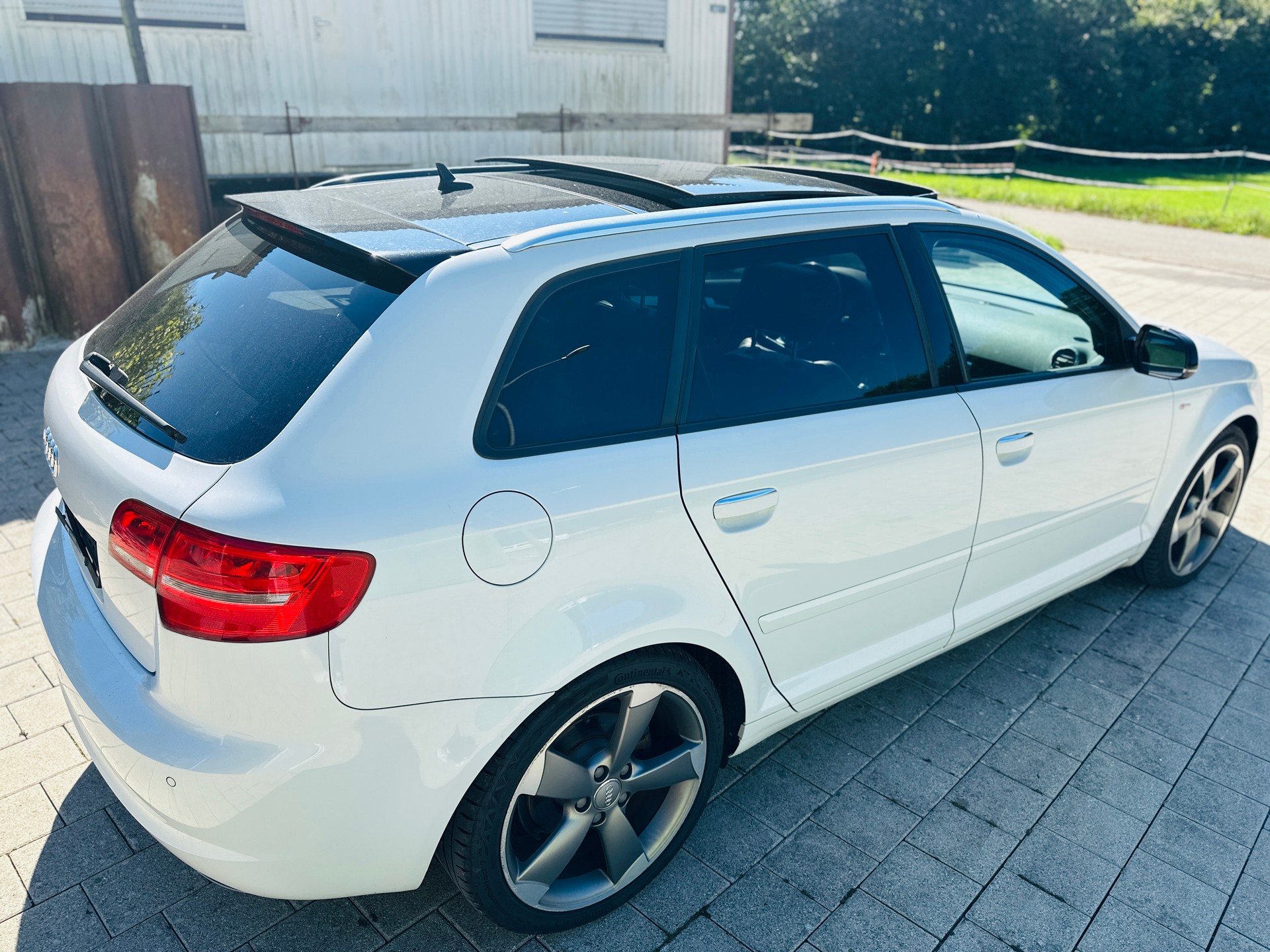 AUDI A3 Sportback 2.0 TFSI Ambition S-tronic-image-7