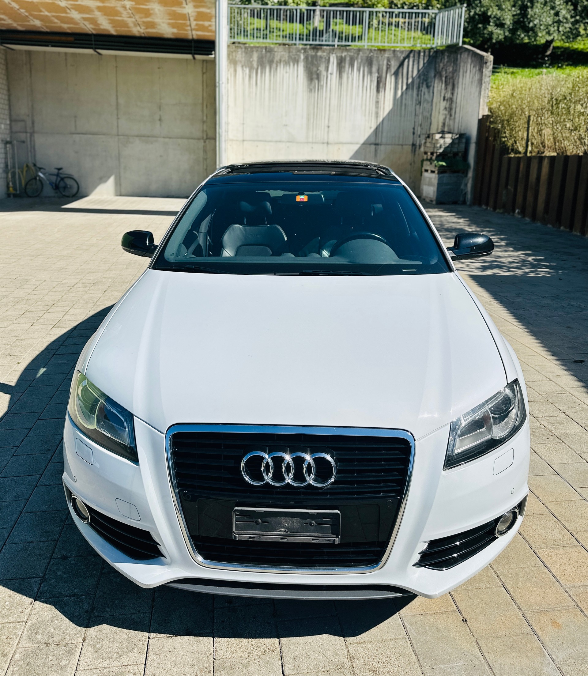 AUDI A3 Sportback 2.0 TFSI Ambition S-tronic-image-0
