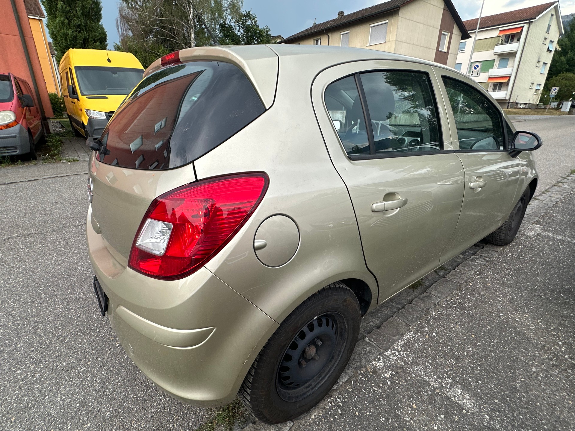 OPEL Corsa 1.4 TP Enjoy Automatic-image-2