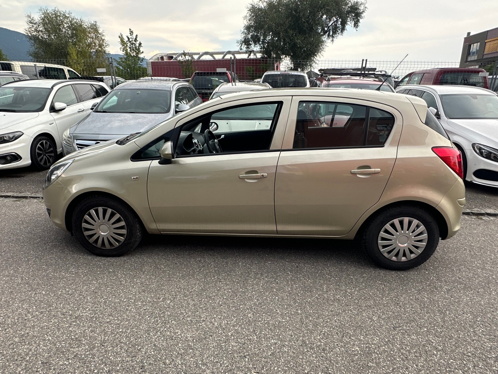 OPEL Corsa 1.4 TP Enjoy Automatic-image-4