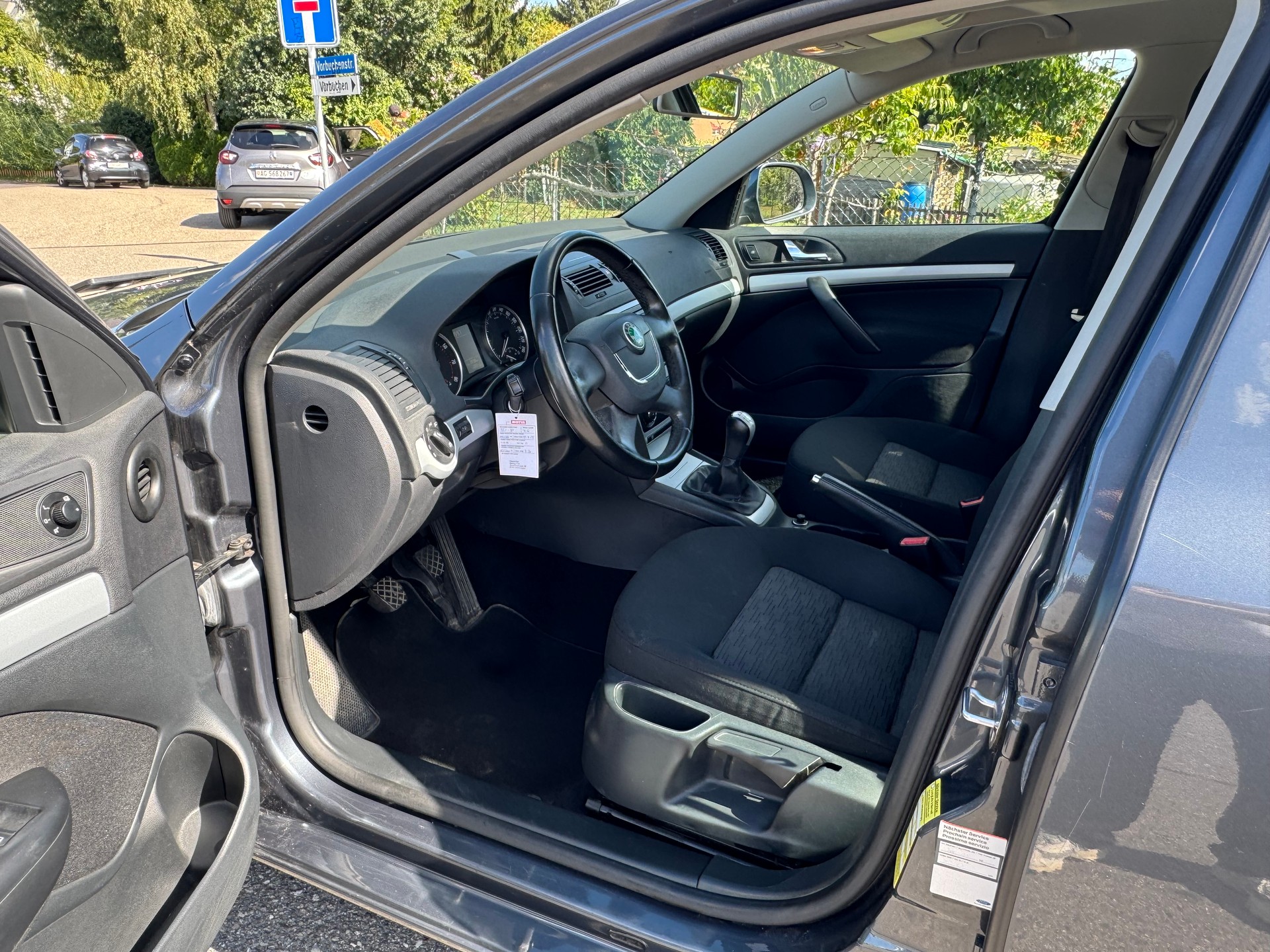 SKODA Octavia Combi 1.8 TSI Laurin & Klement 4x4-image-14