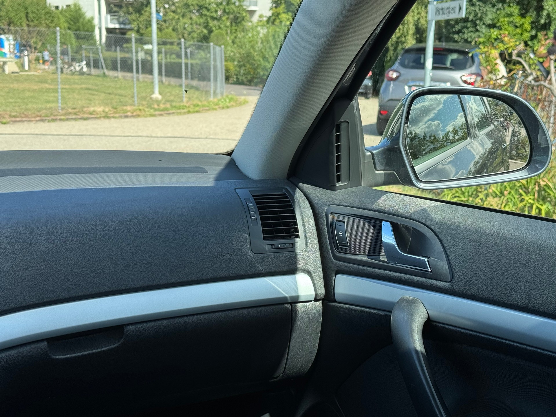 SKODA Octavia Combi 1.8 TSI Laurin & Klement 4x4-image-11