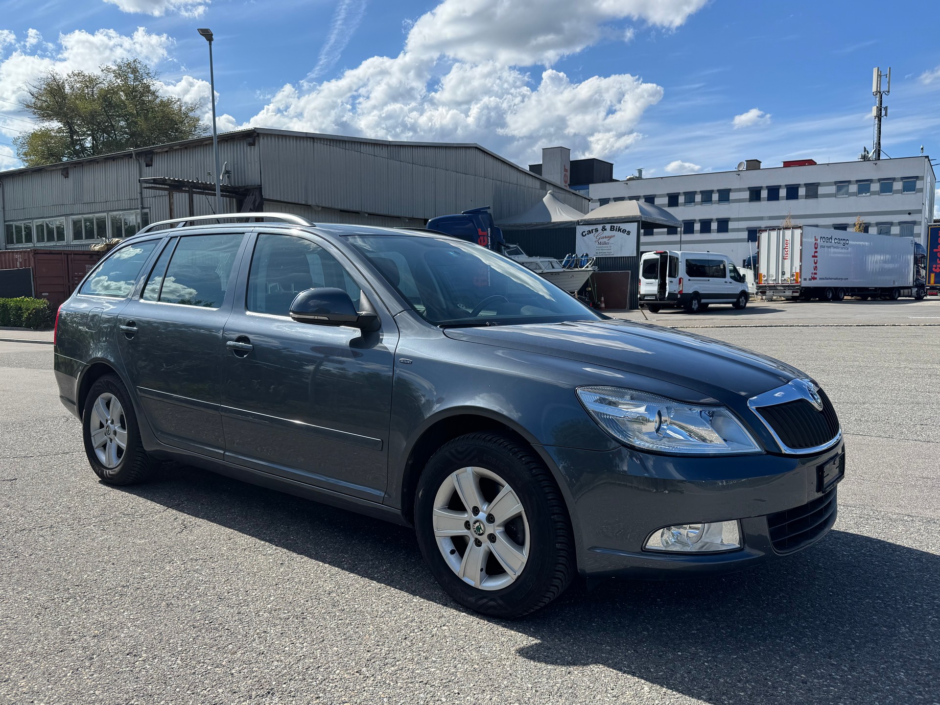 SKODA Octavia Combi 1.8 TSI Laurin & Klement 4x4-image-0