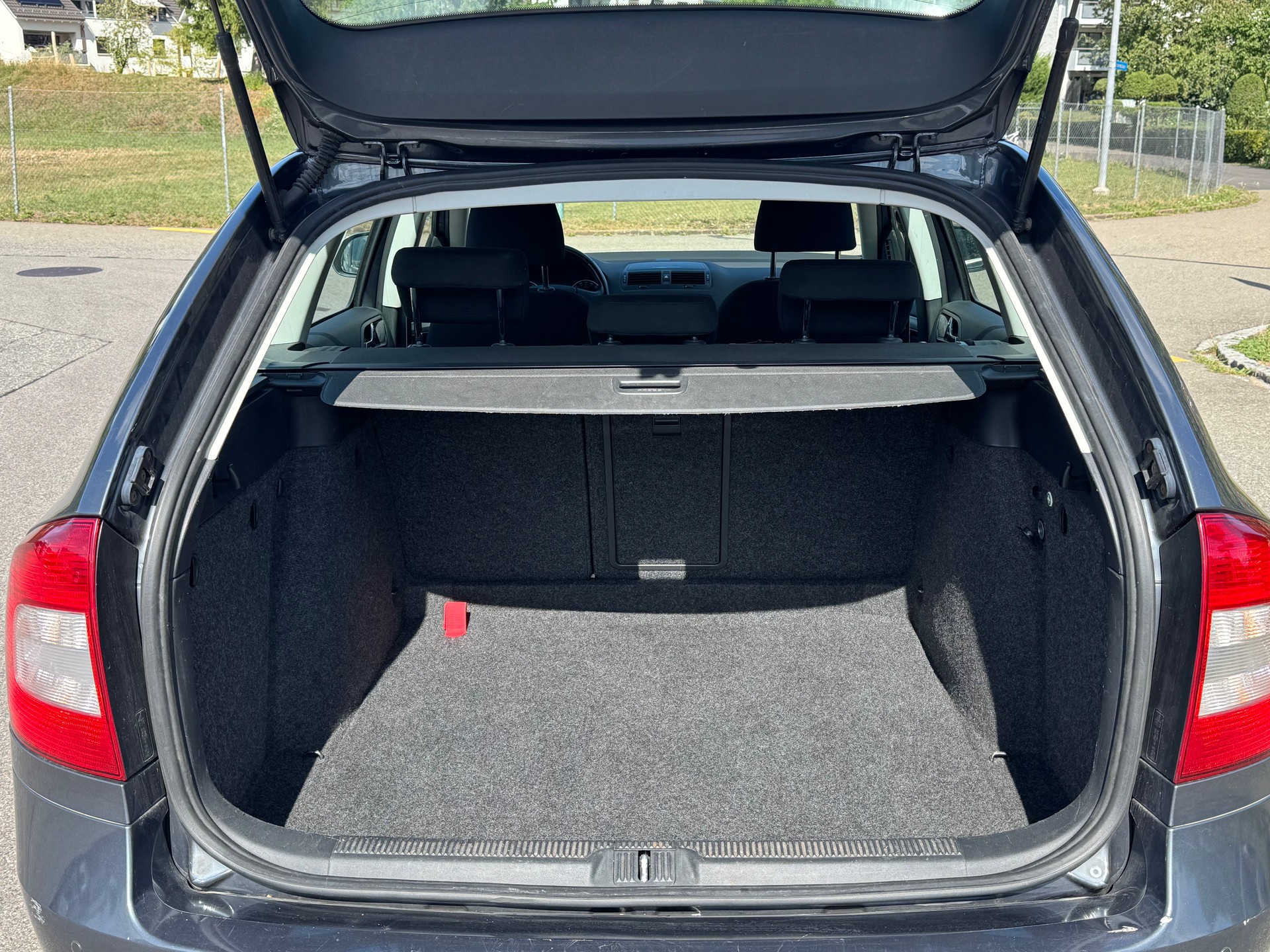 SKODA Octavia Combi 1.8 TSI Laurin & Klement 4x4-image-6