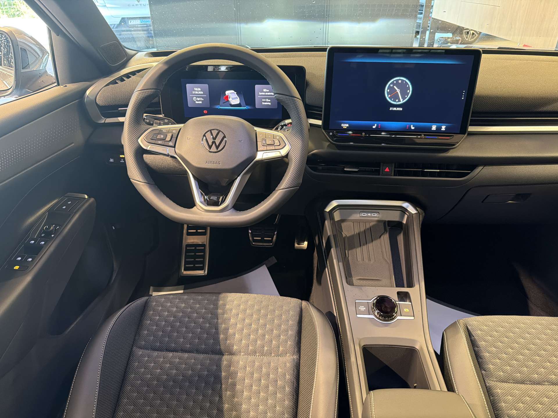 VW T-Roc 1.5 eTSi mHEV R-Line DSG-Automat-image-4