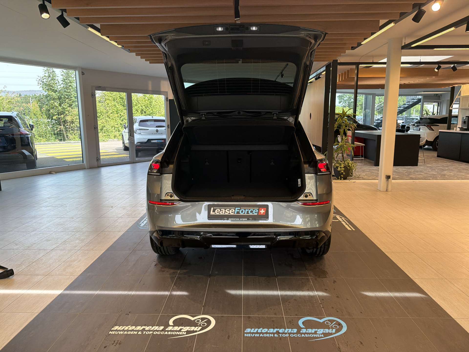 VW T-Roc 1.5 eTSi mHEV R-Line DSG-Automat-image-7