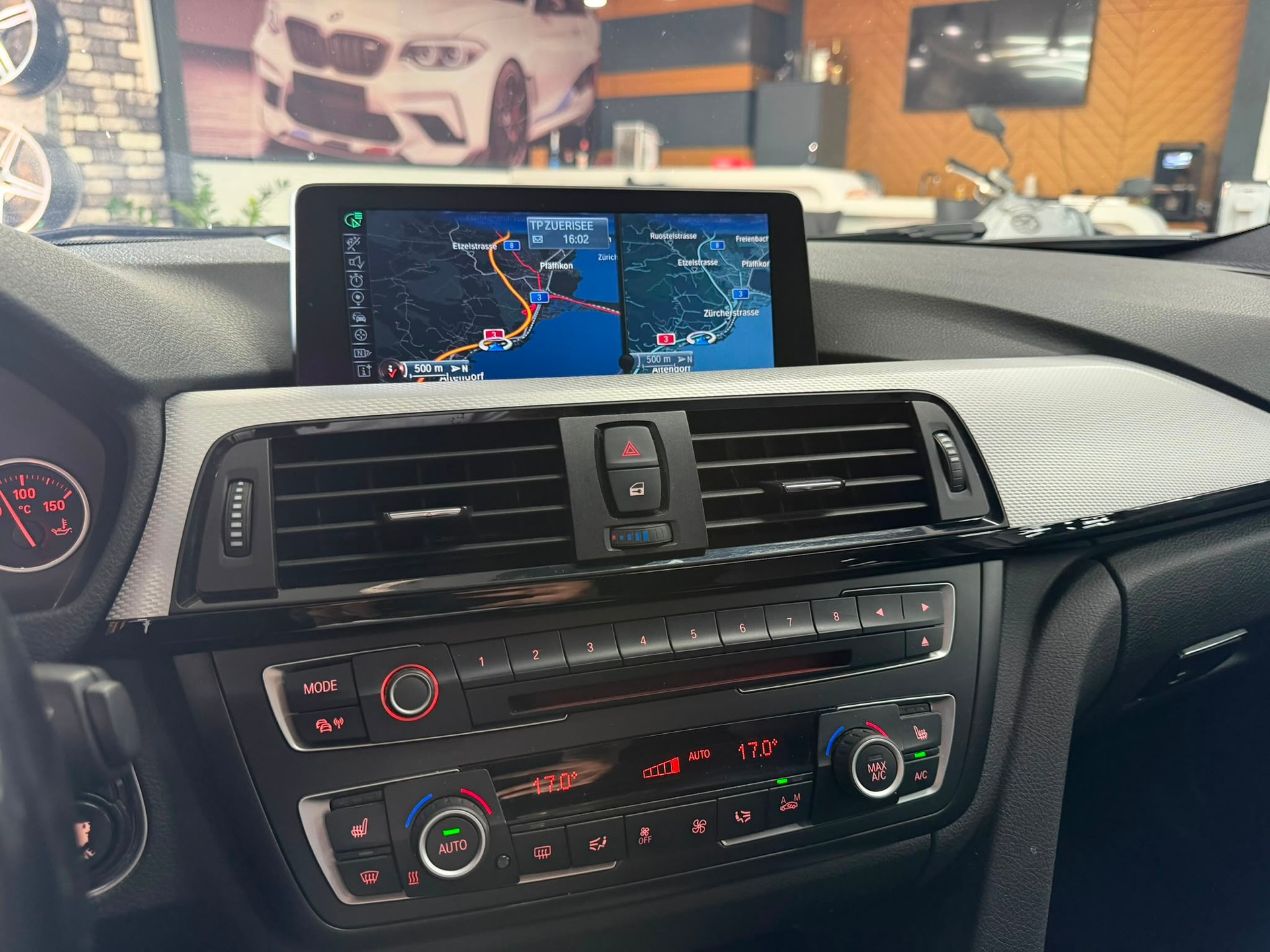 BMW 320d xDrive Touring Steptronic-image-9
