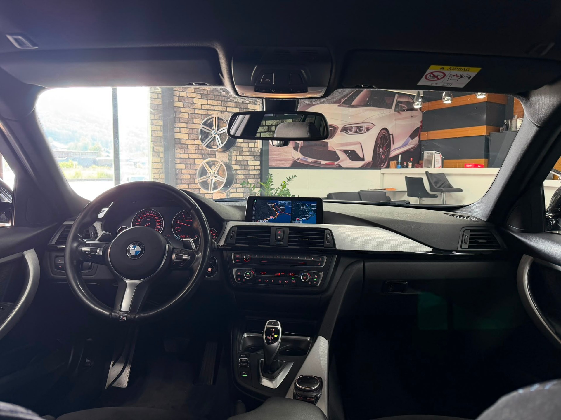 BMW 320d xDrive Touring Steptronic-image-7
