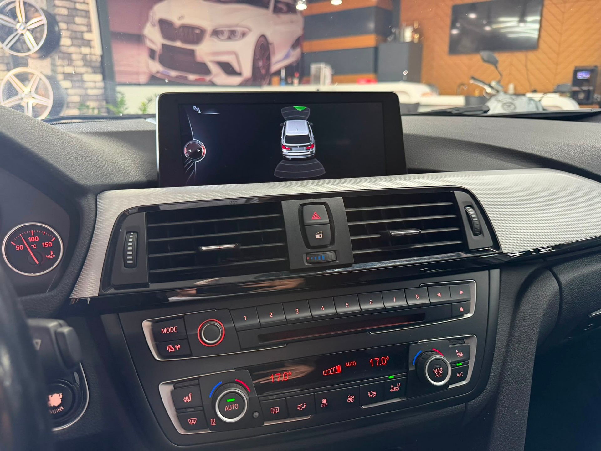 BMW 320d xDrive Touring Steptronic-image-10