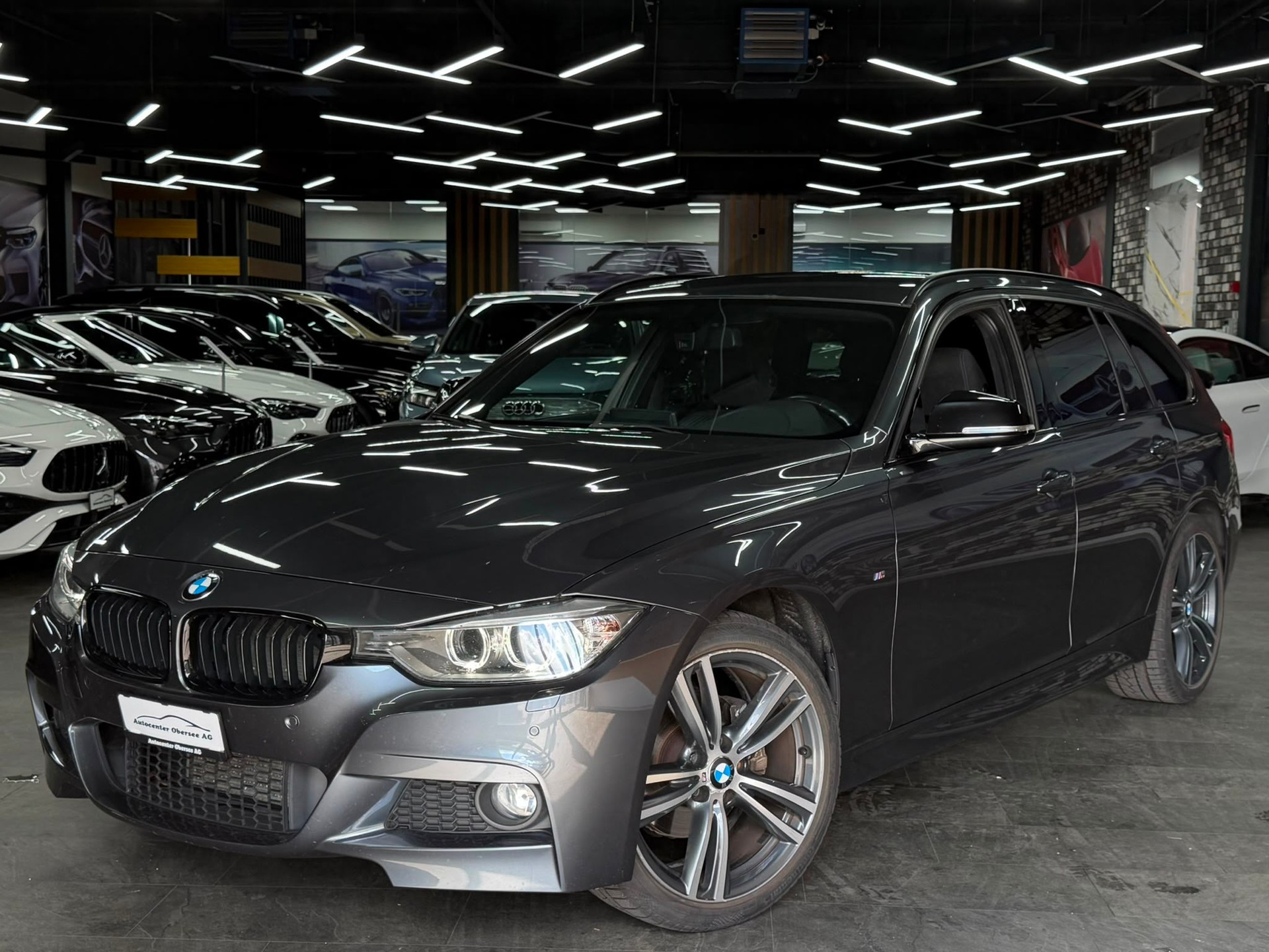 BMW 320d xDrive Touring Steptronic-image-0
