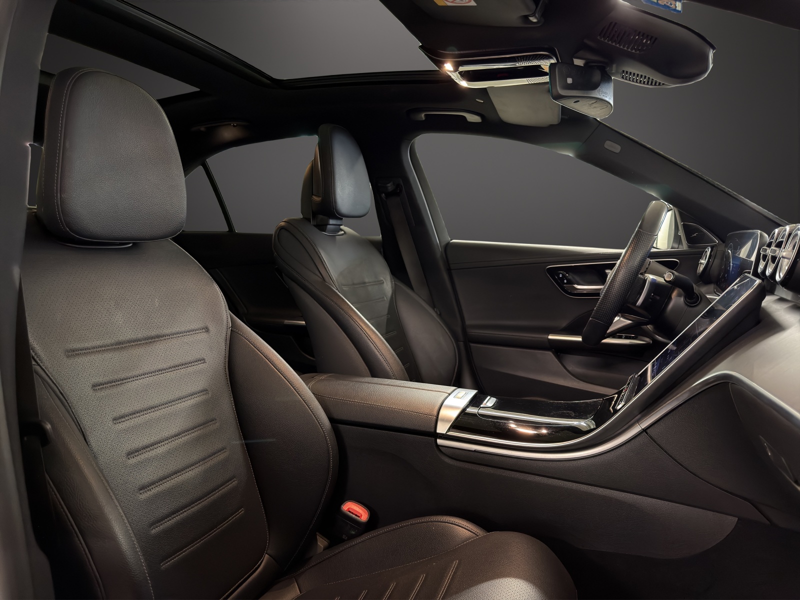 MERCEDES-BENZ C 200 4Matic AMG Line-image-13