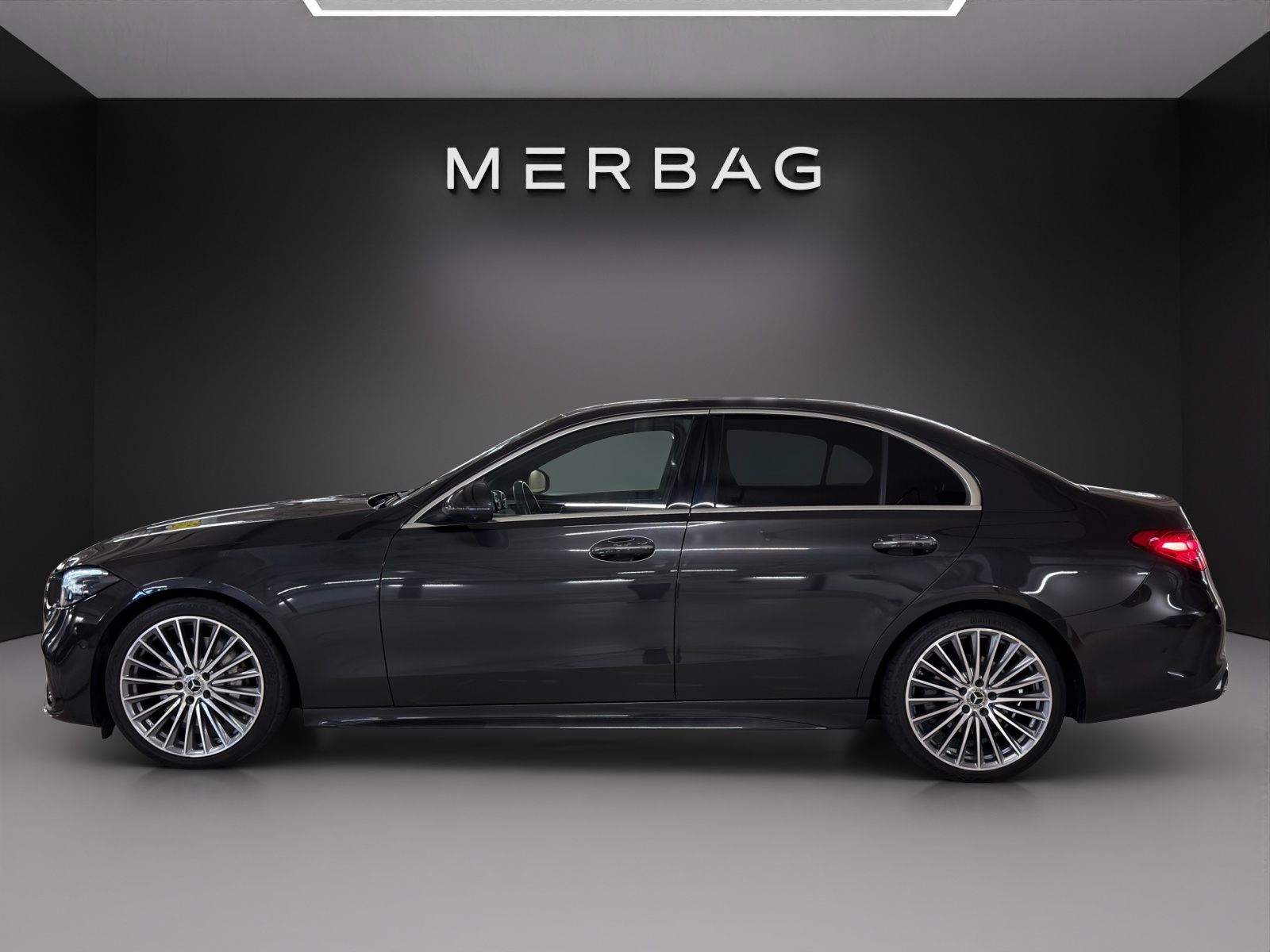 MERCEDES-BENZ C 200 4Matic AMG Line-image-5