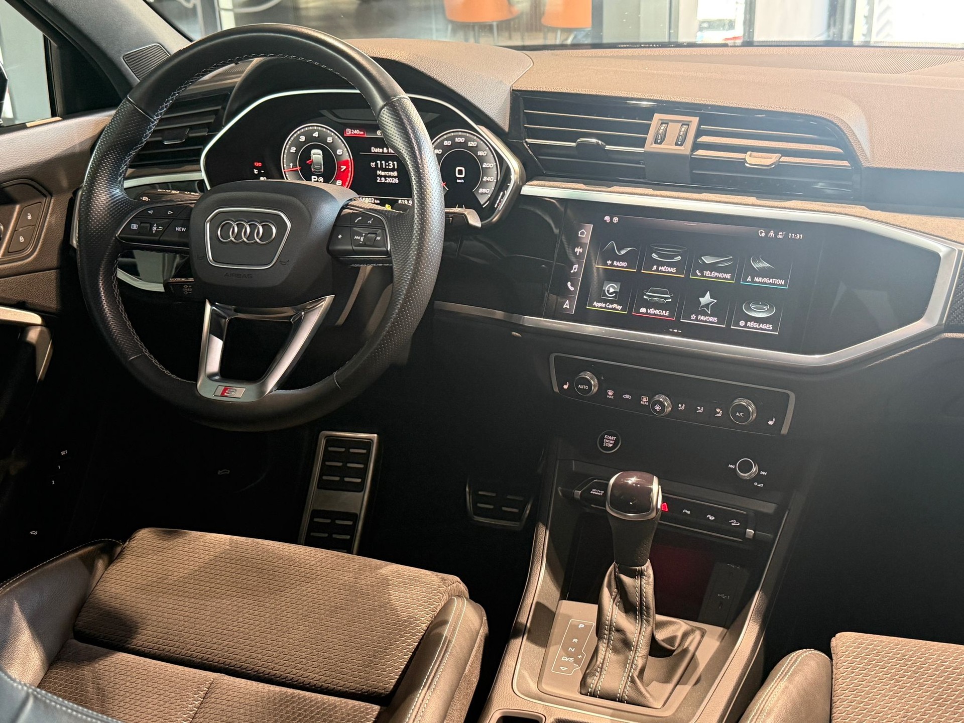 AUDI Q3 Sportback 45 TFSI S line quattro S-tronic-image-13