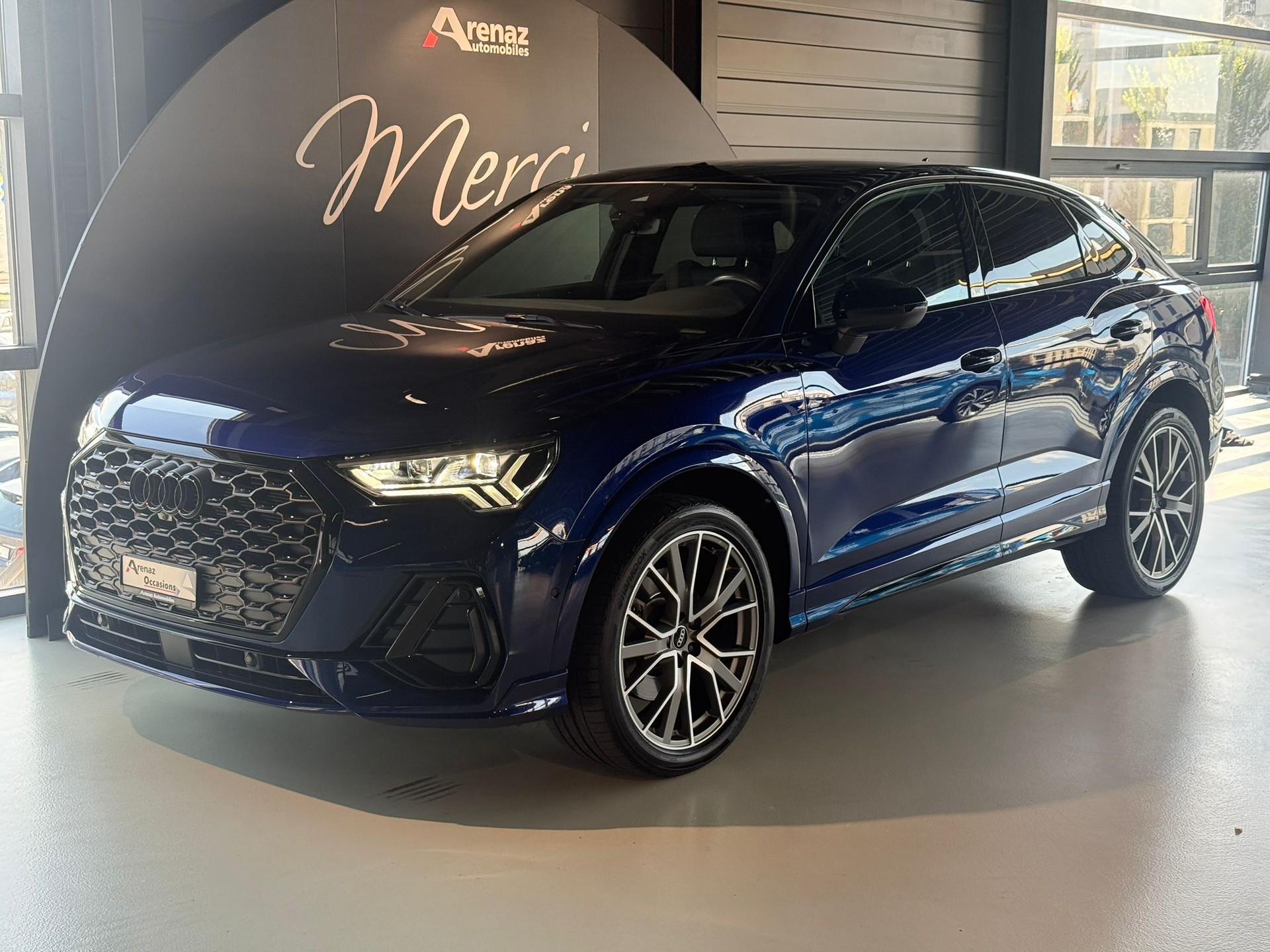 AUDI Q3 Sportback 45 TFSI S line quattro S-tronic-image-2