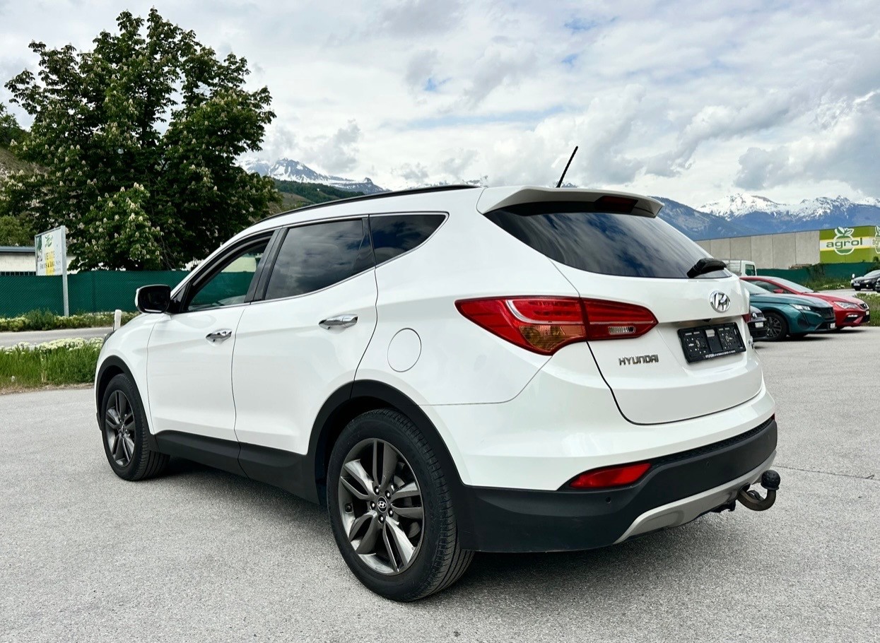 HYUNDAI Santa Fe 2.2 CRDI Premium 4WD Automatic-image-7