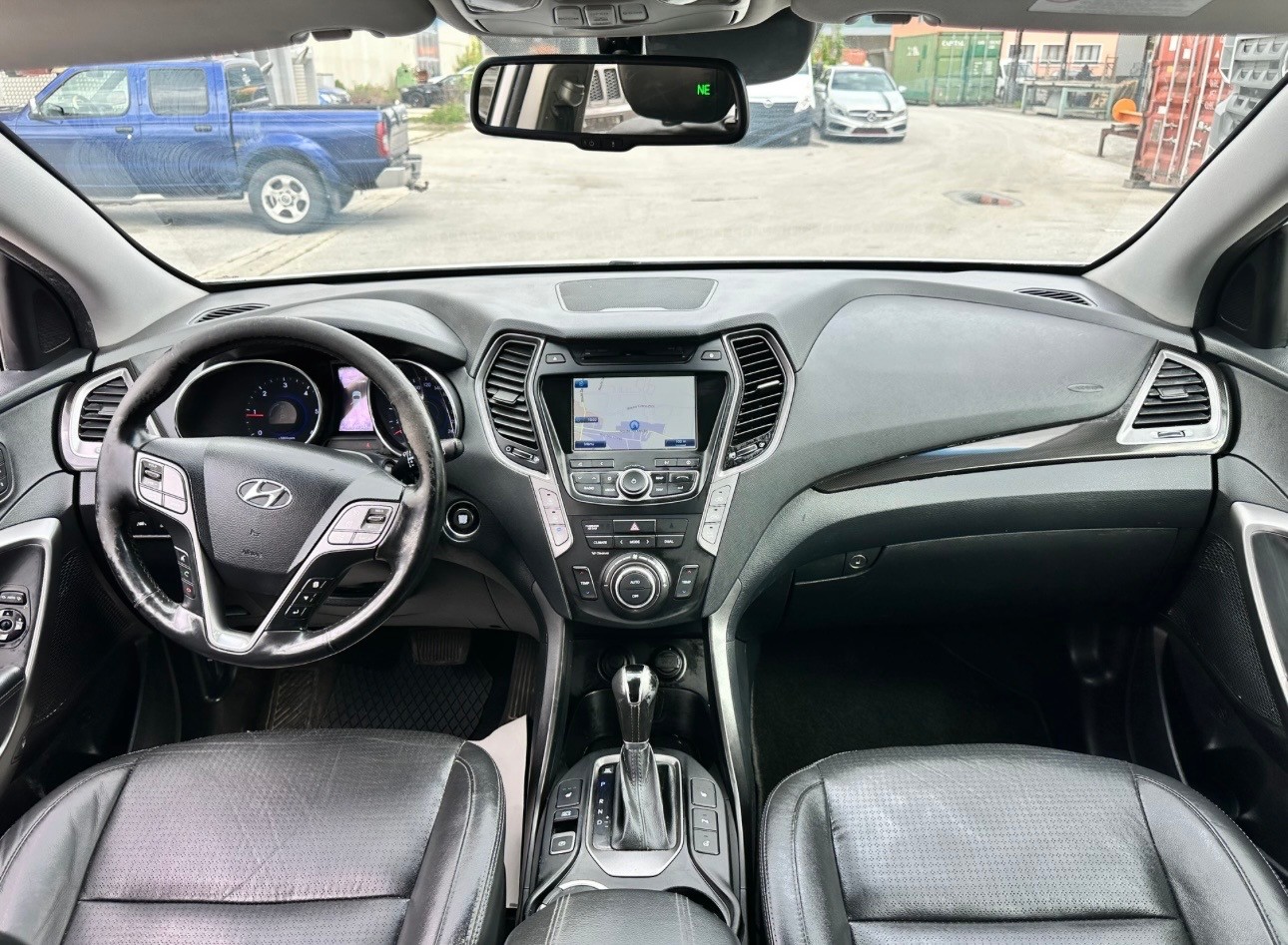 HYUNDAI Santa Fe 2.2 CRDI Premium 4WD Automatic-image-11