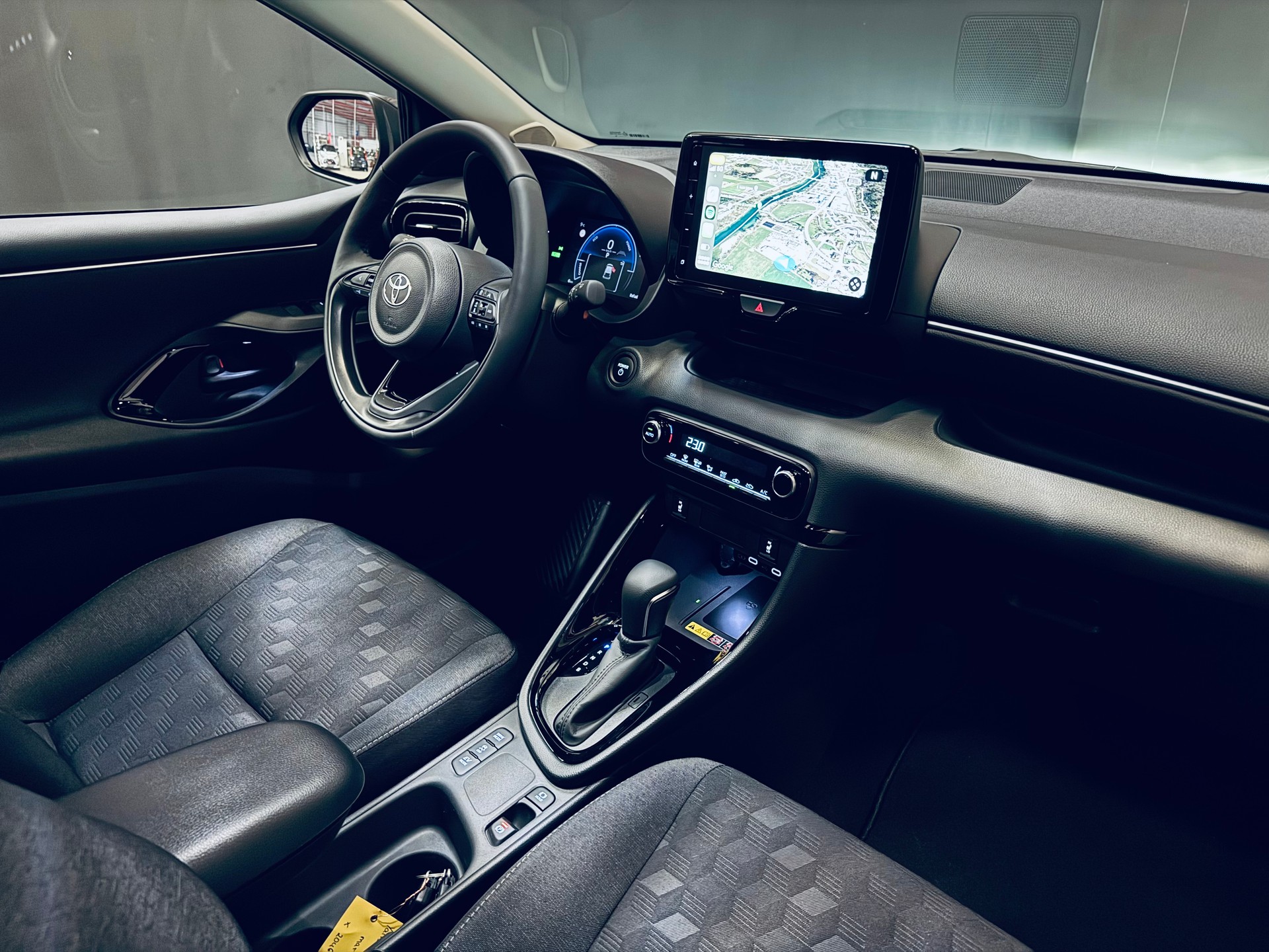 TOYOTA Yaris 1.5 Trend e-CVT-image-18