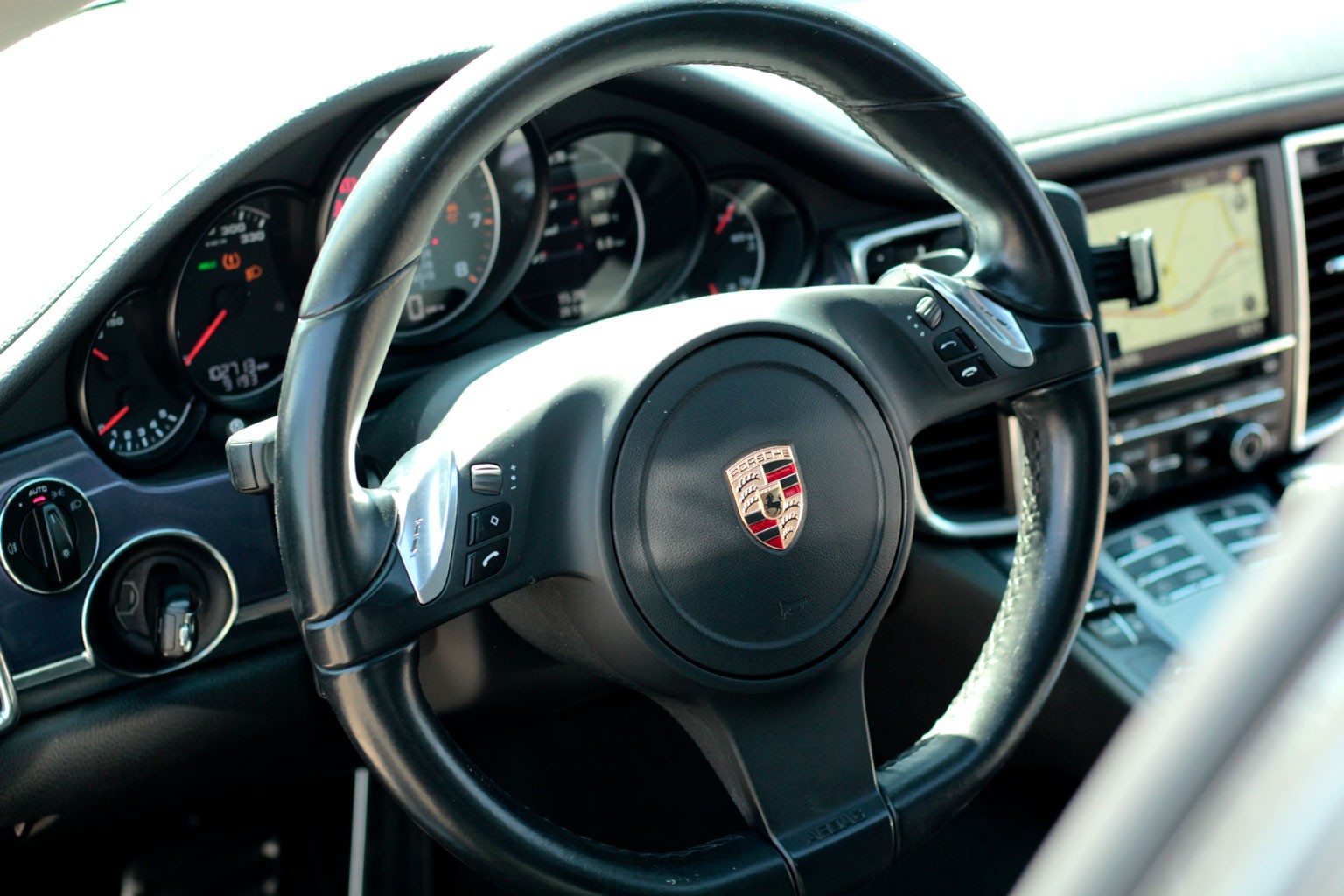 PORSCHE 4.8 V8 4S PDK-image-5