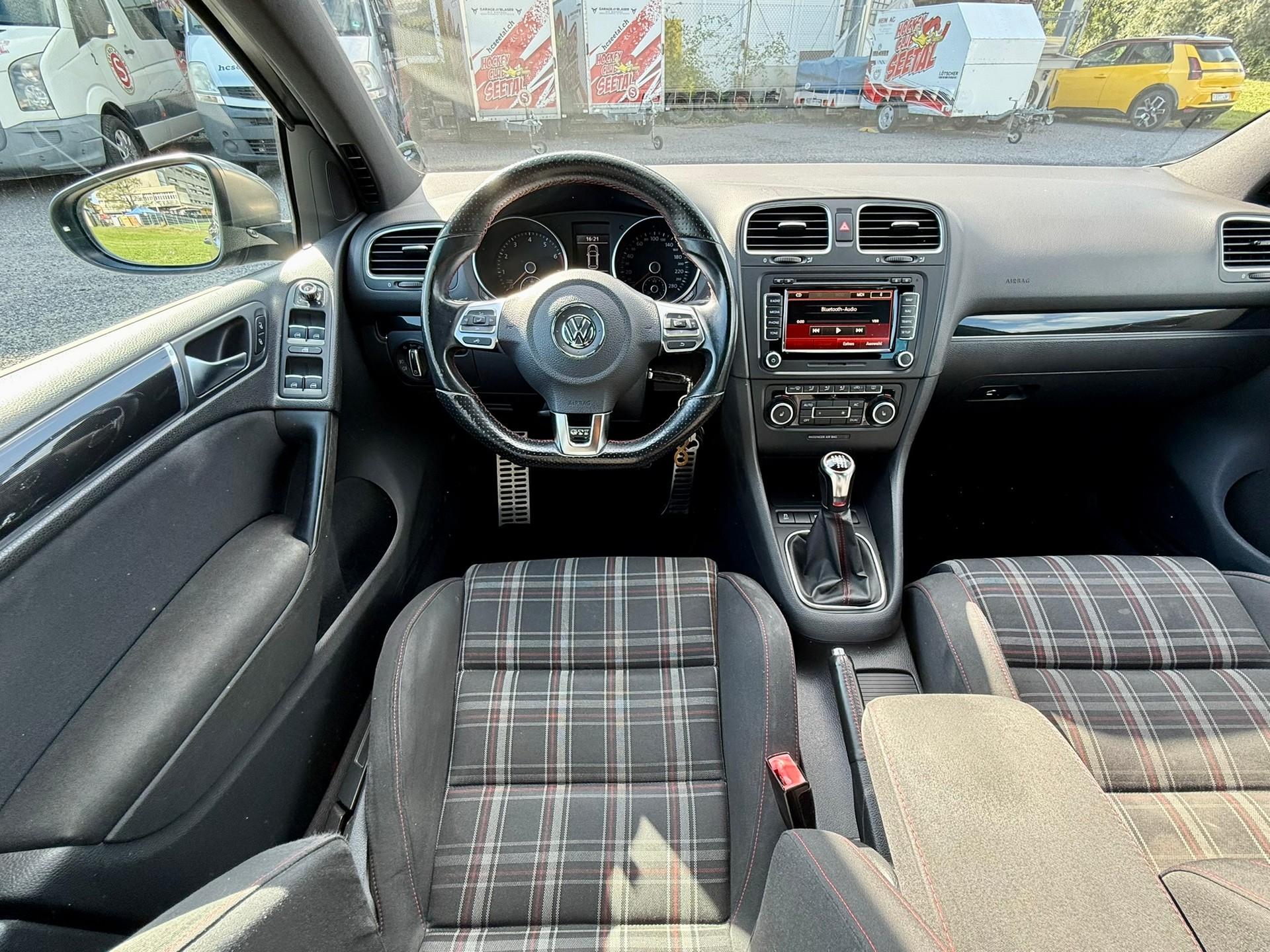 VW 2.0 TSI GTI Team-image-2