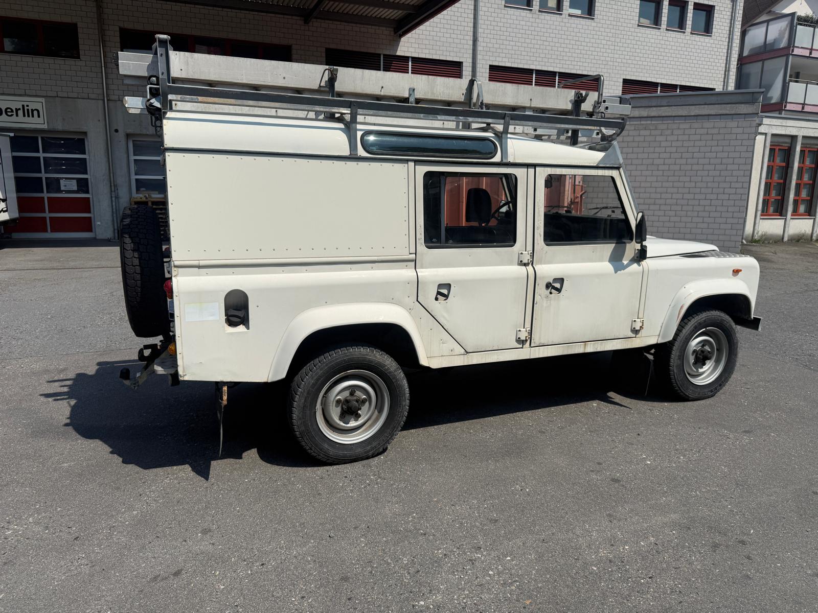 LAND ROVER V8-image-5