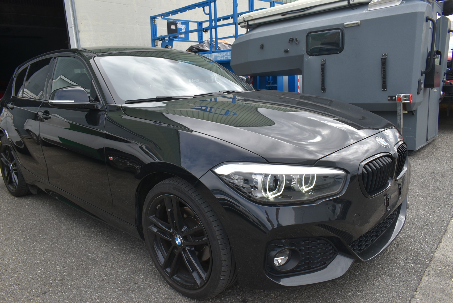 BMW 120d xDrive Edition Sport Line Steptronic-image-8