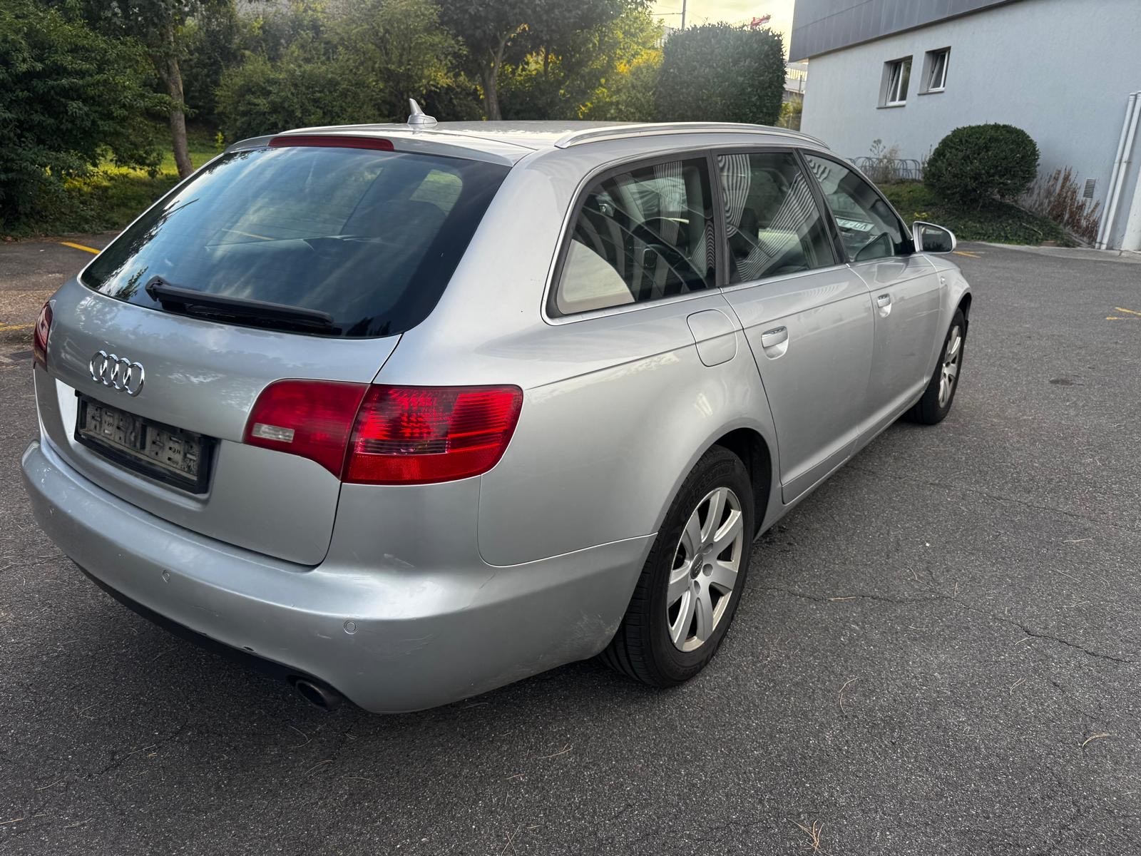 AUDI A6 Avant 3.2 V6 FSI quattro-image-5