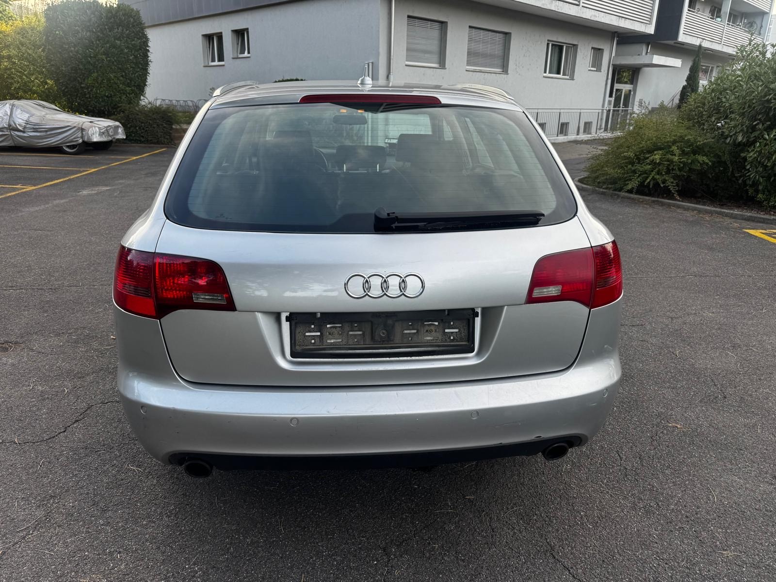 AUDI A6 Avant 3.2 V6 FSI quattro-image-6