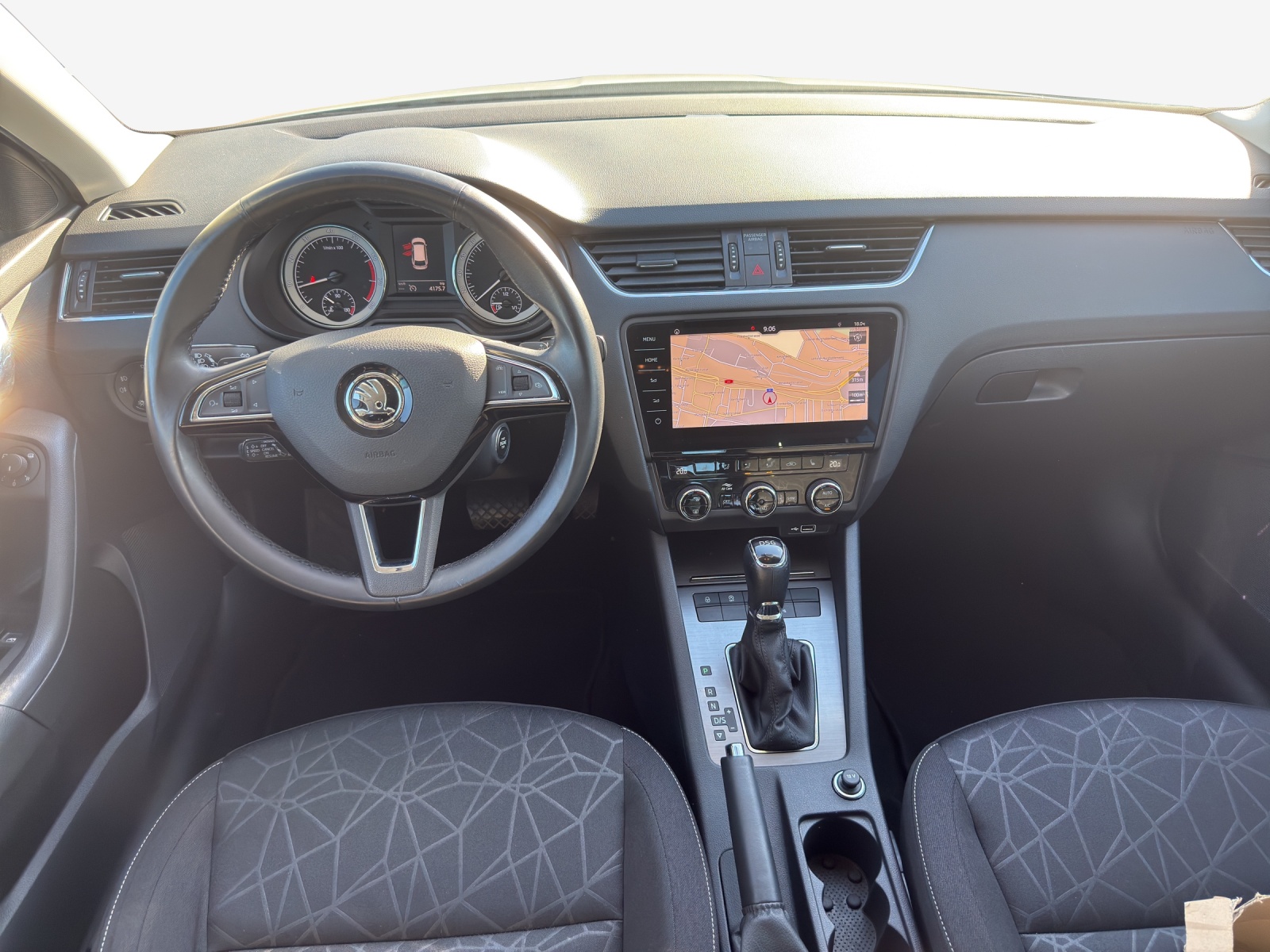 SKODA Octavia Combi 2.0 TSI Clever DSG-image-8