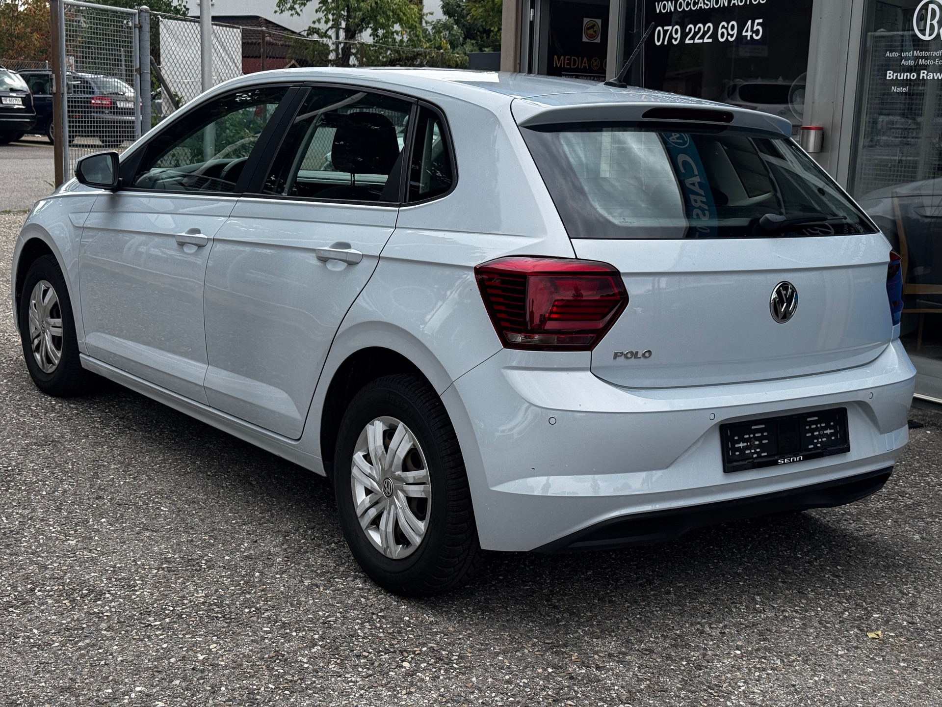 VW Polo 1.0 BMT Trendline-image-4