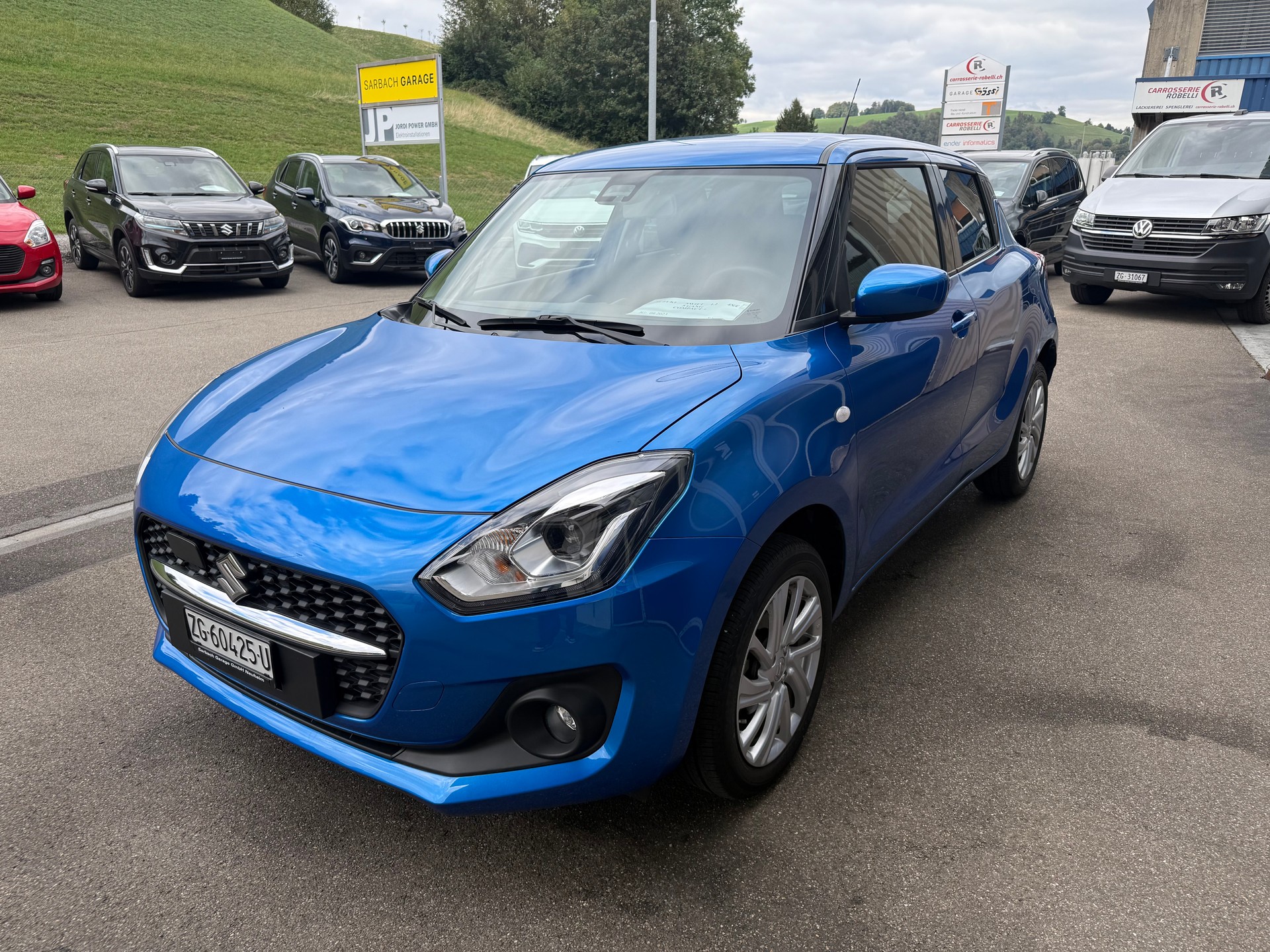 SUZUKI Swift 1.2 Compact + 4x4 Hybrid-image-2