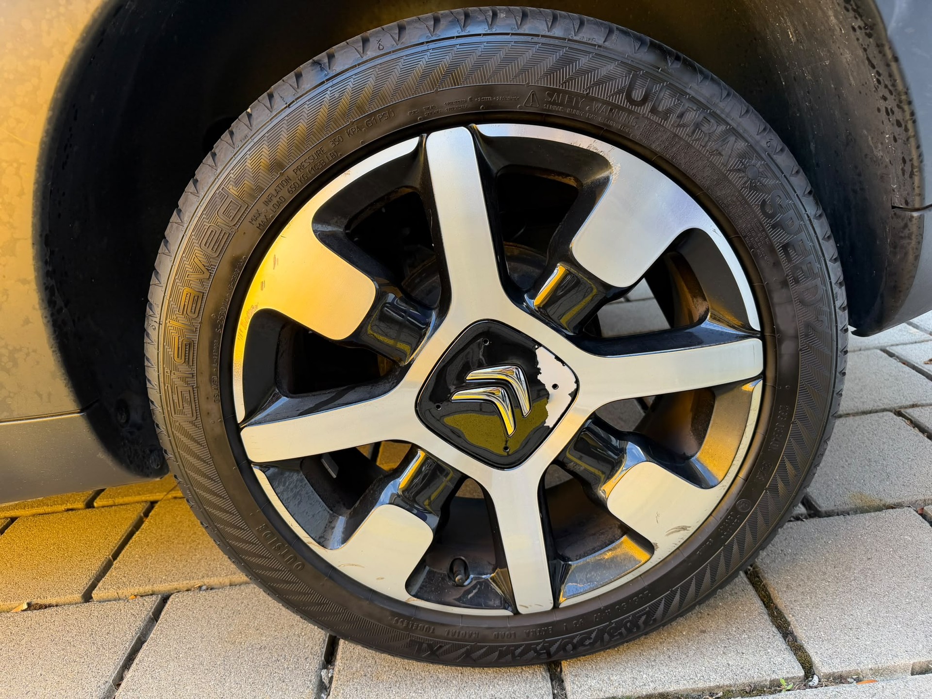 CITROEN C4 Cactus 1.2 Pure Tech Feel-image-14