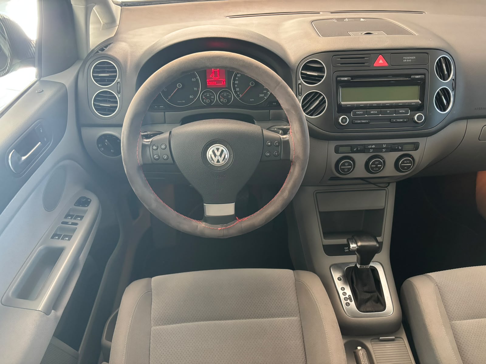 VW Golf Plus 1.4 TSI Comfortline DSG-image-8