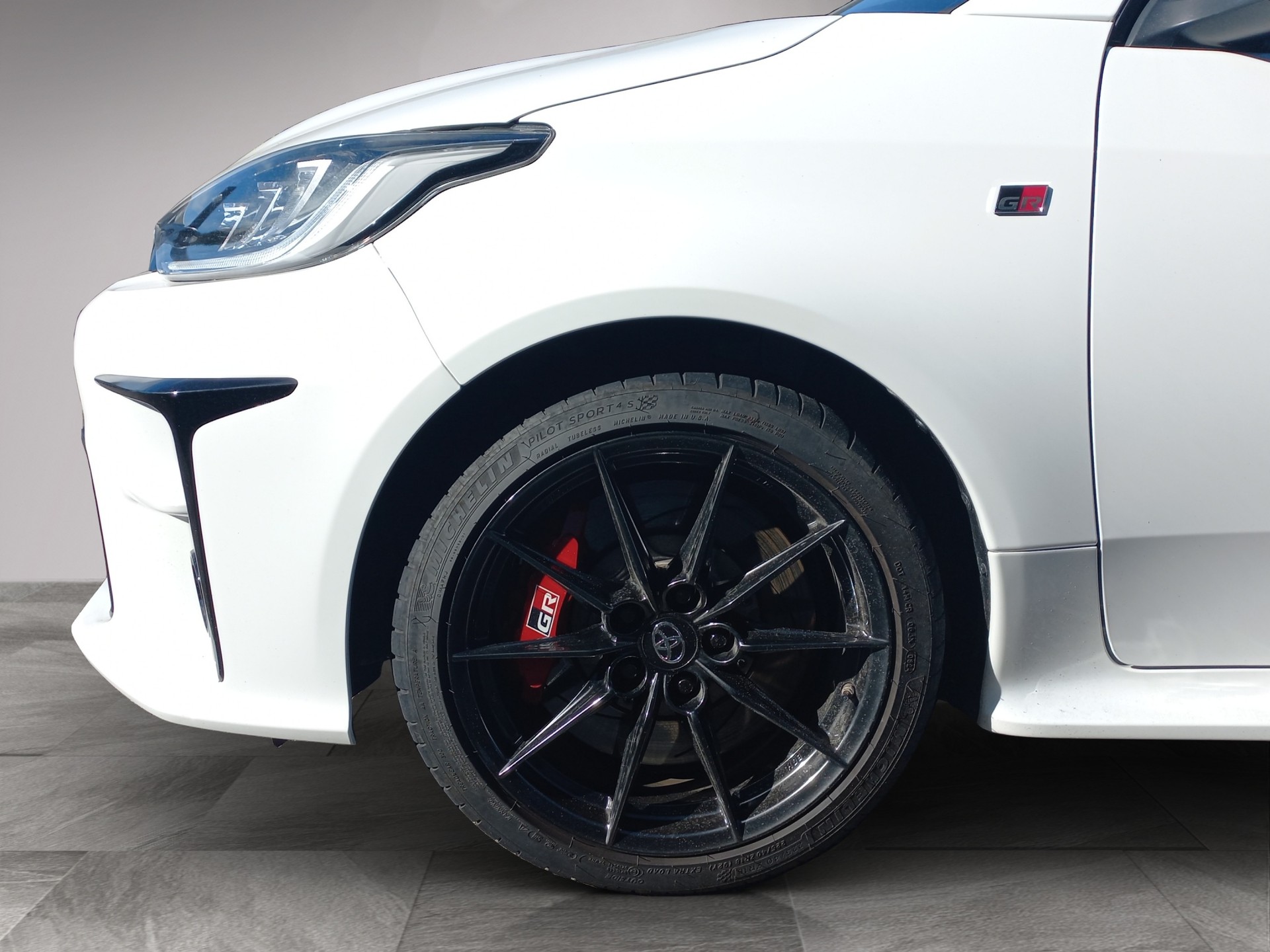 TOYOTA Yaris 1.6 GR Sport-image-13