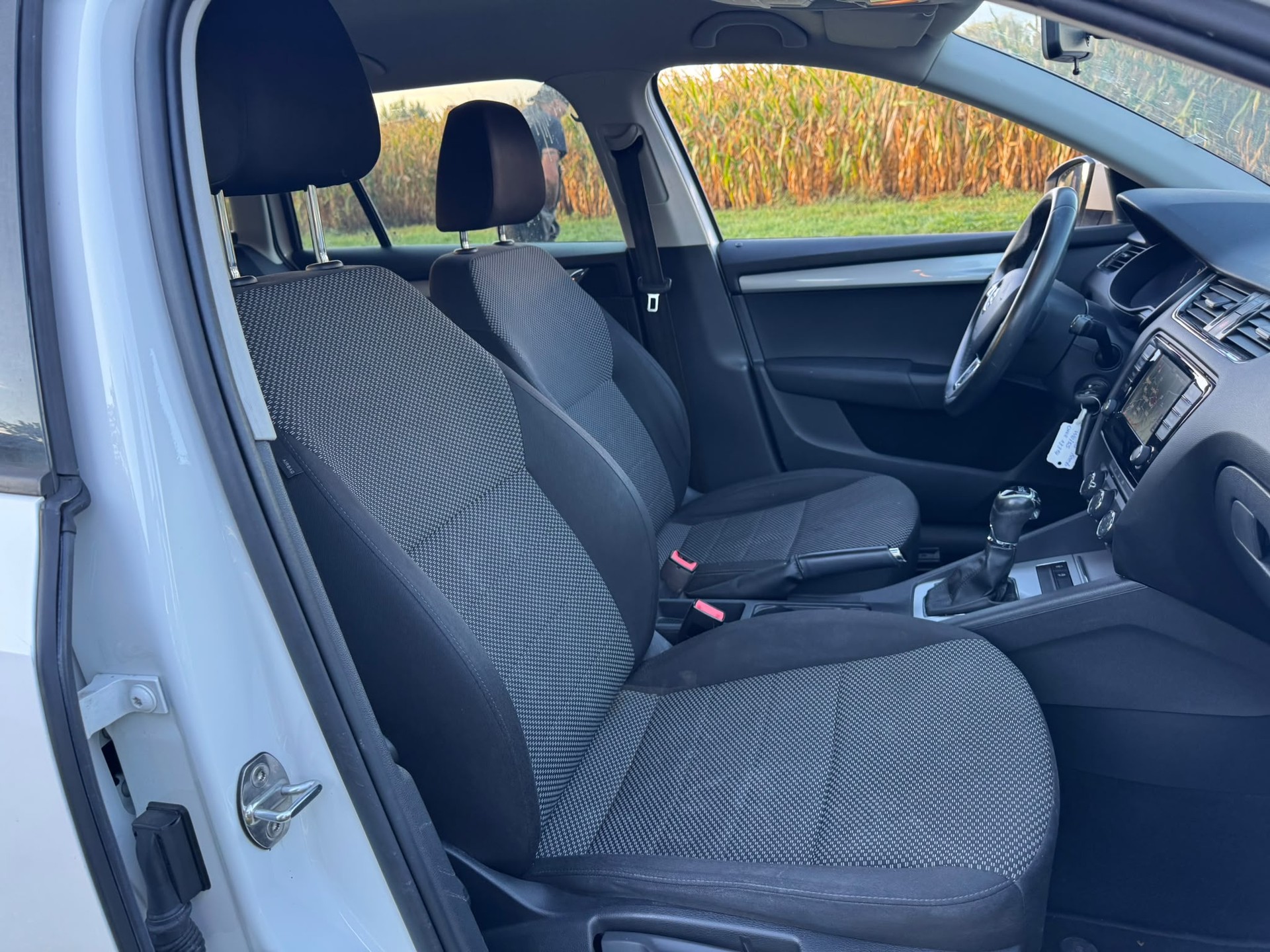 SKODA Octavia Combi 1.4 TSI Ambition DSG-image-13