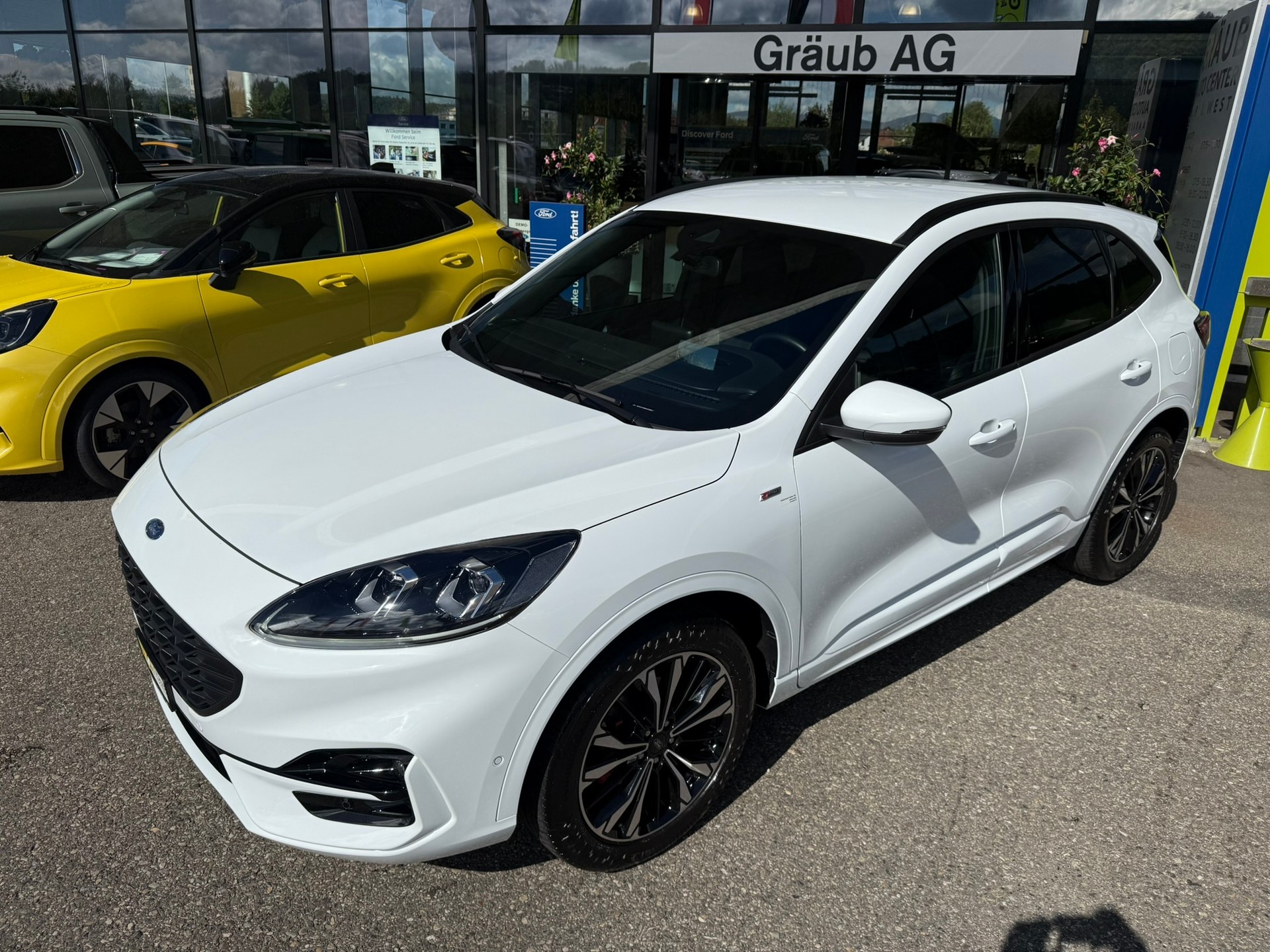 FORD Kuga 2.5 FHEV ST-Line X 4WD-image-2