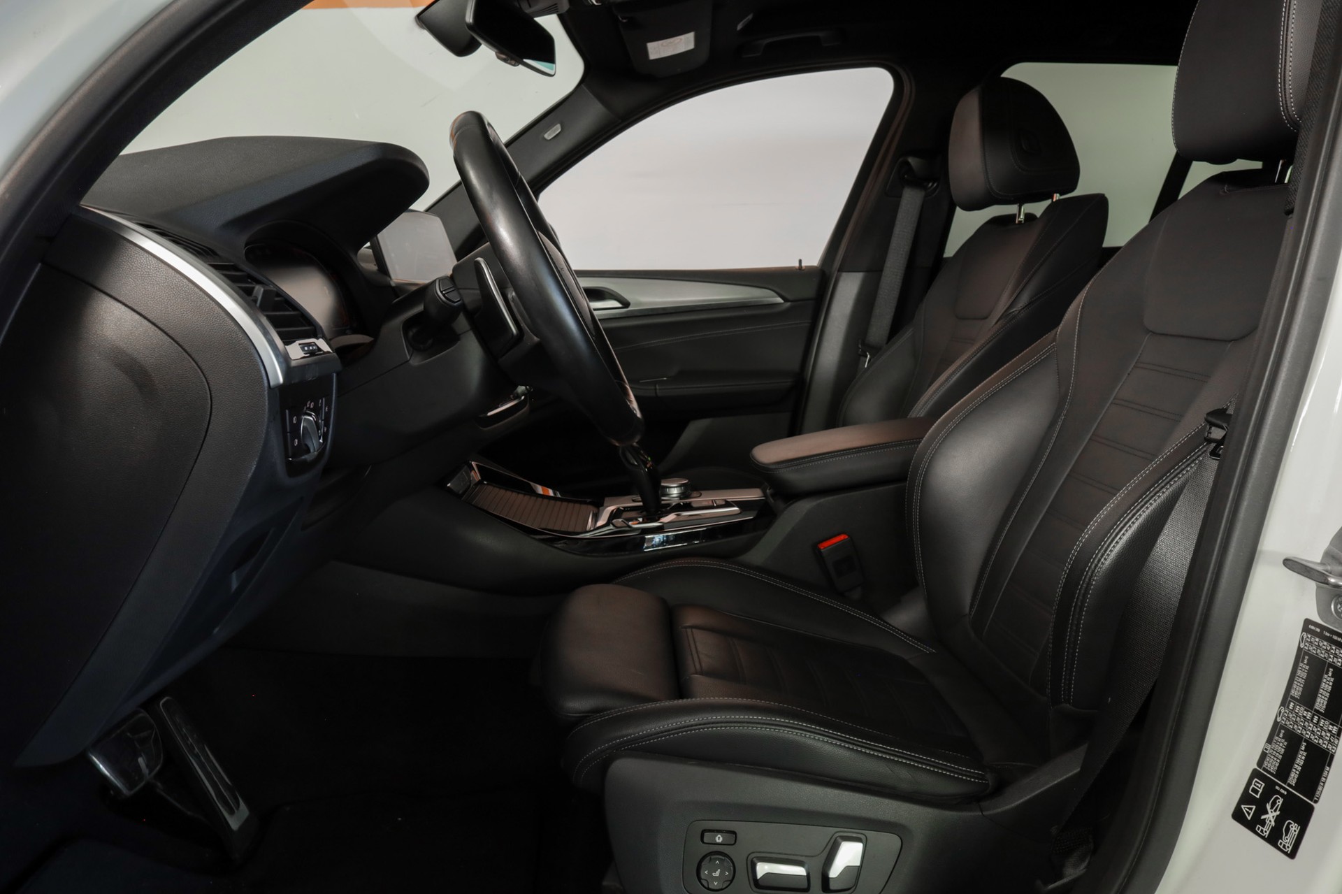 BMW X3 xDrive 20d Individual M Sport * Attelage * Driving Assistant Pro * HUD-image-8