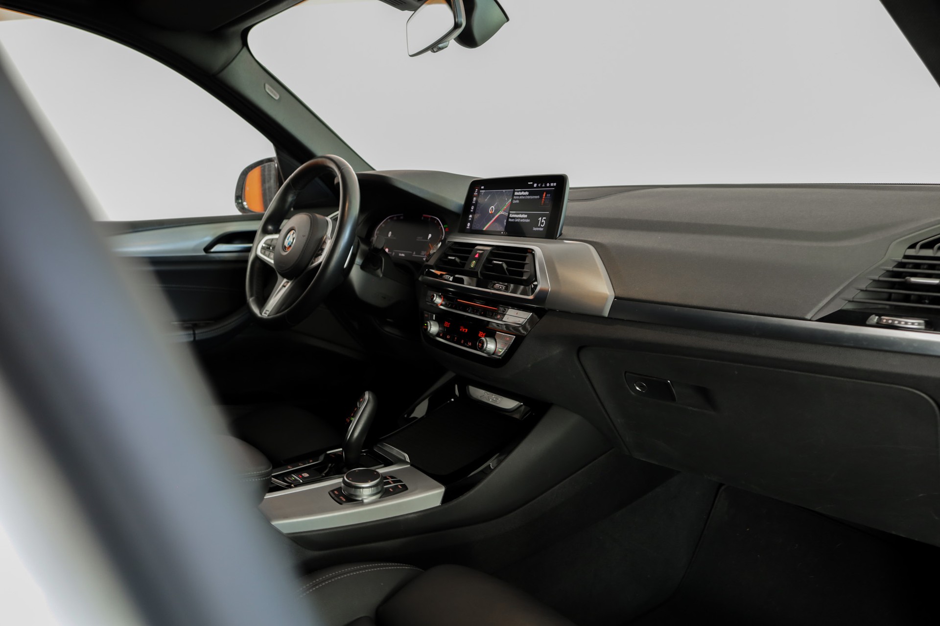 BMW X3 xDrive 20d Individual M Sport * Attelage * Driving Assistant Pro * HUD-image-12