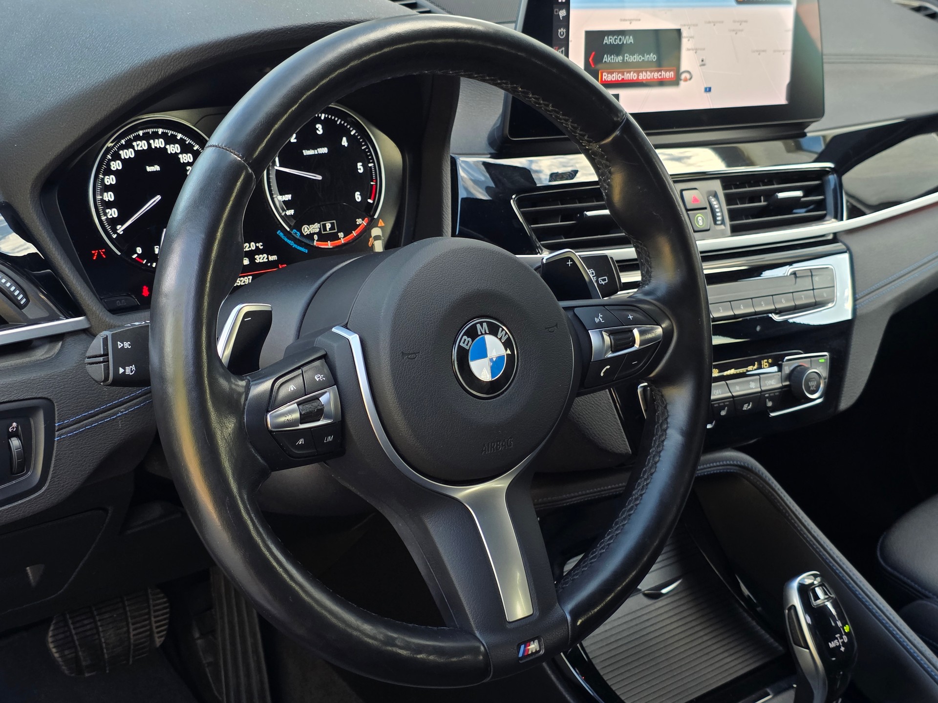 BMW X1 xDrive 20d M Sport Steptronic * CH-Fahrzeug * Top Ausstattung *-image-8