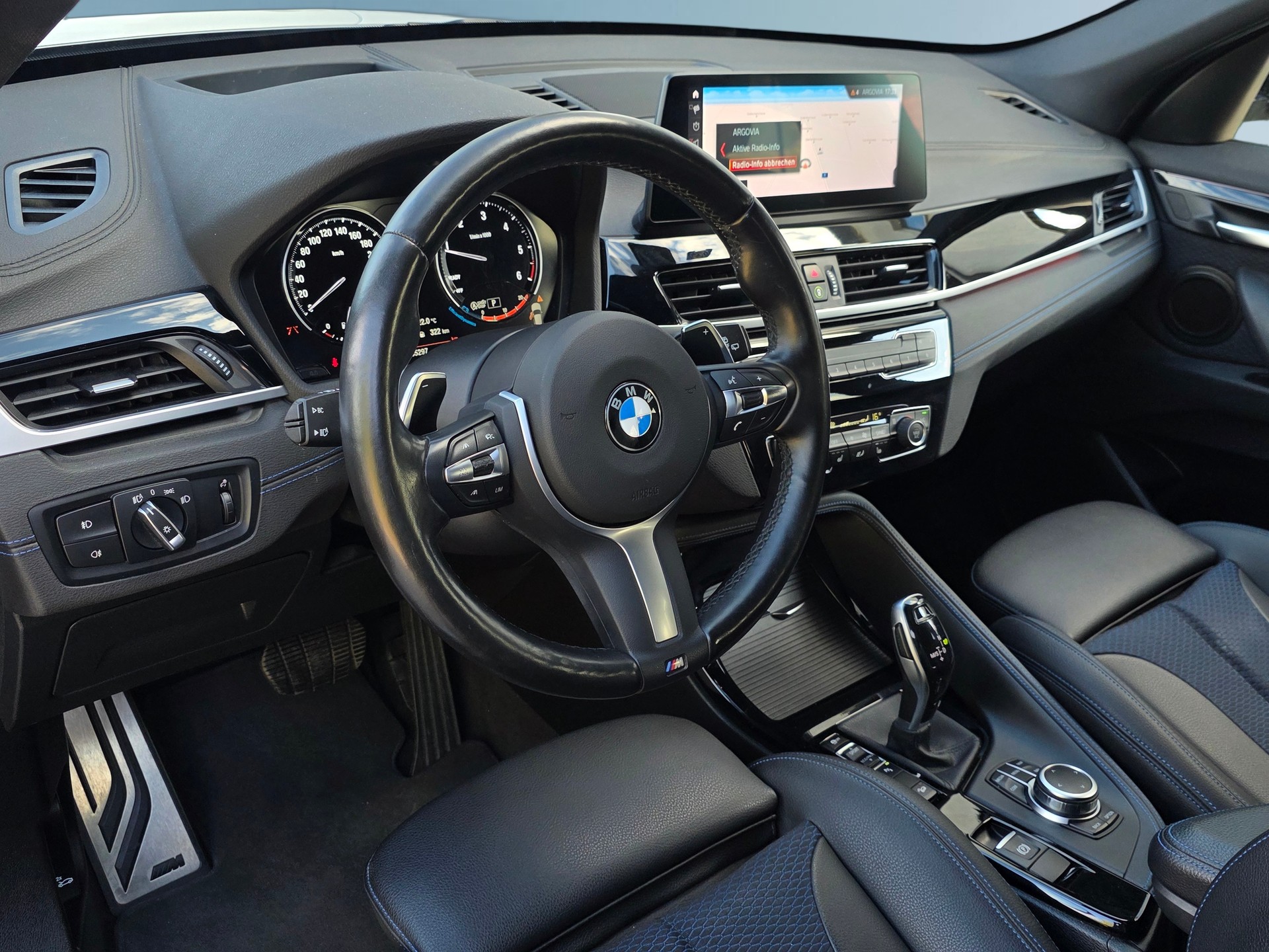 BMW X1 xDrive 20d M Sport Steptronic * CH-Fahrzeug * Top Ausstattung *-image-7