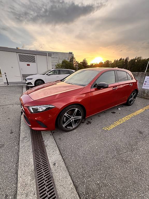 MERCEDES-BENZ A 180-image-2