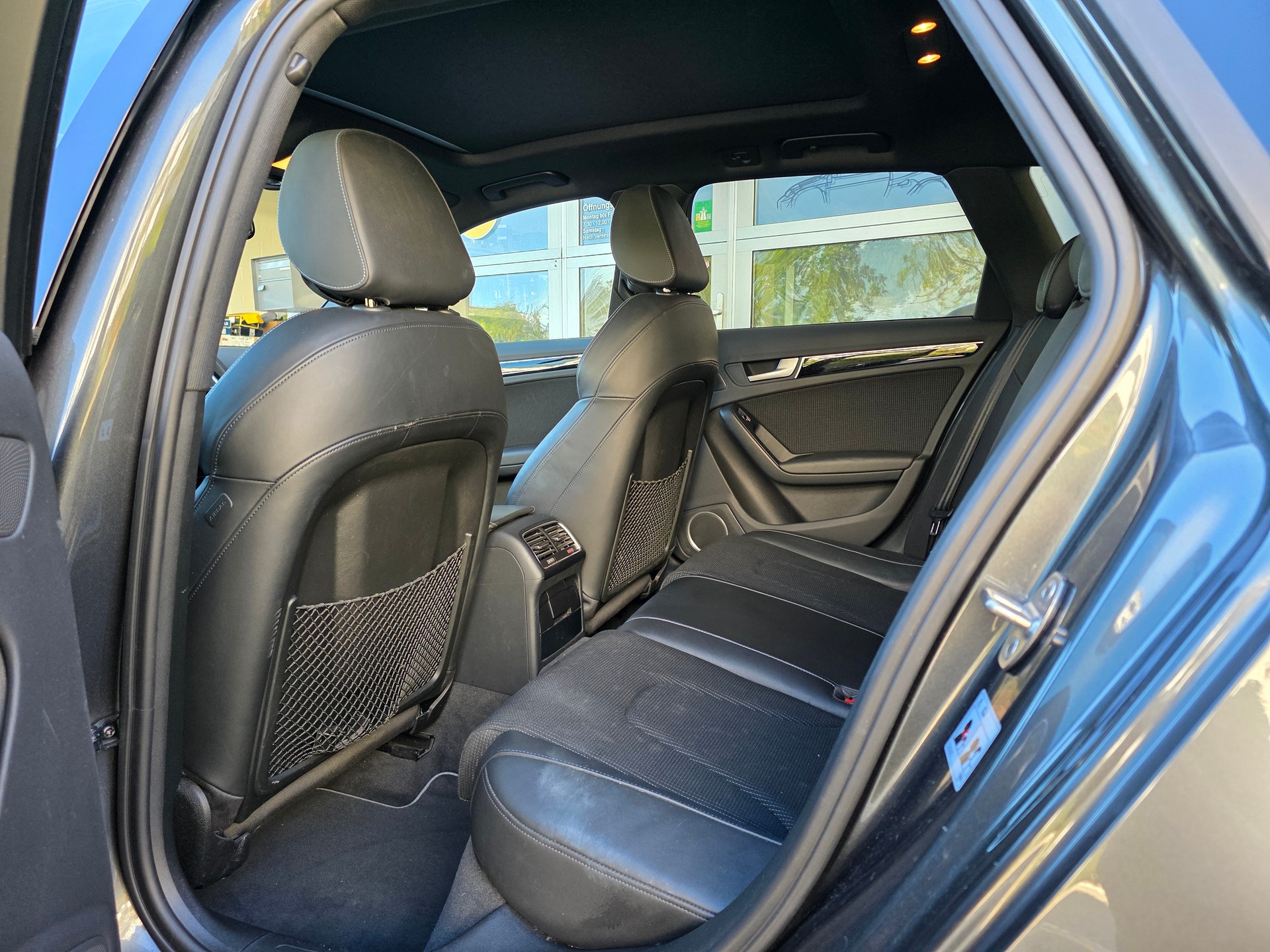 AUDI A4 Avant 3.0 TDI clean diesel quattro s-tronic-image-10