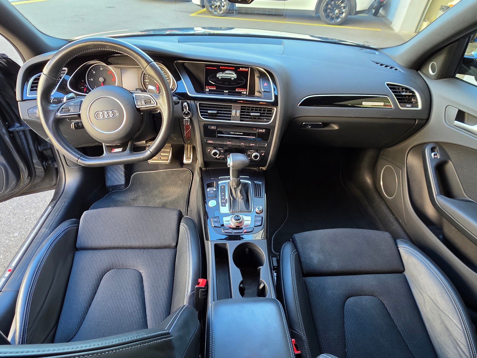 AUDI A4 Avant 3.0 TDI clean diesel quattro s-tronic-image-15