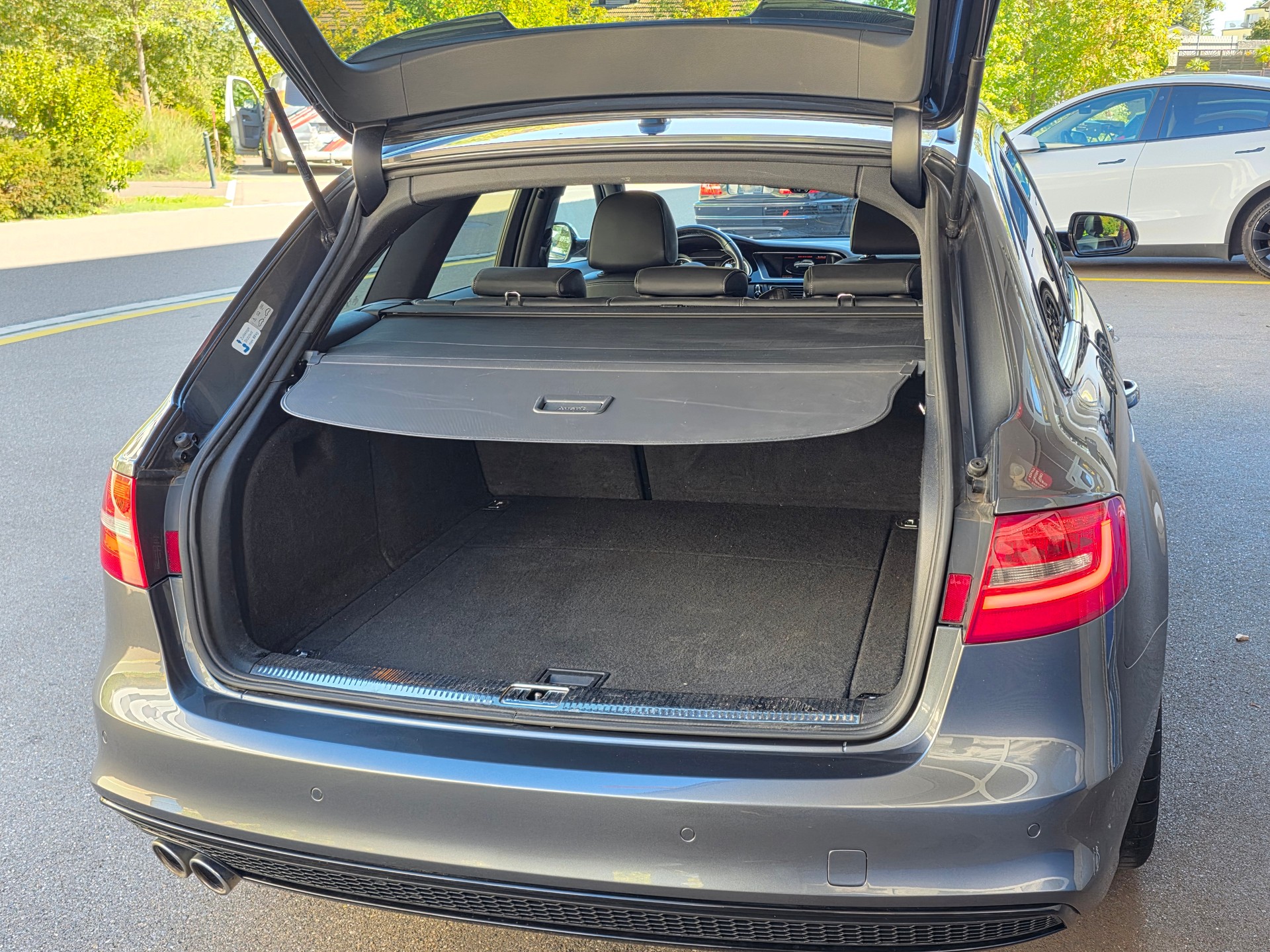 AUDI A4 Avant 3.0 TDI clean diesel quattro s-tronic-image-9