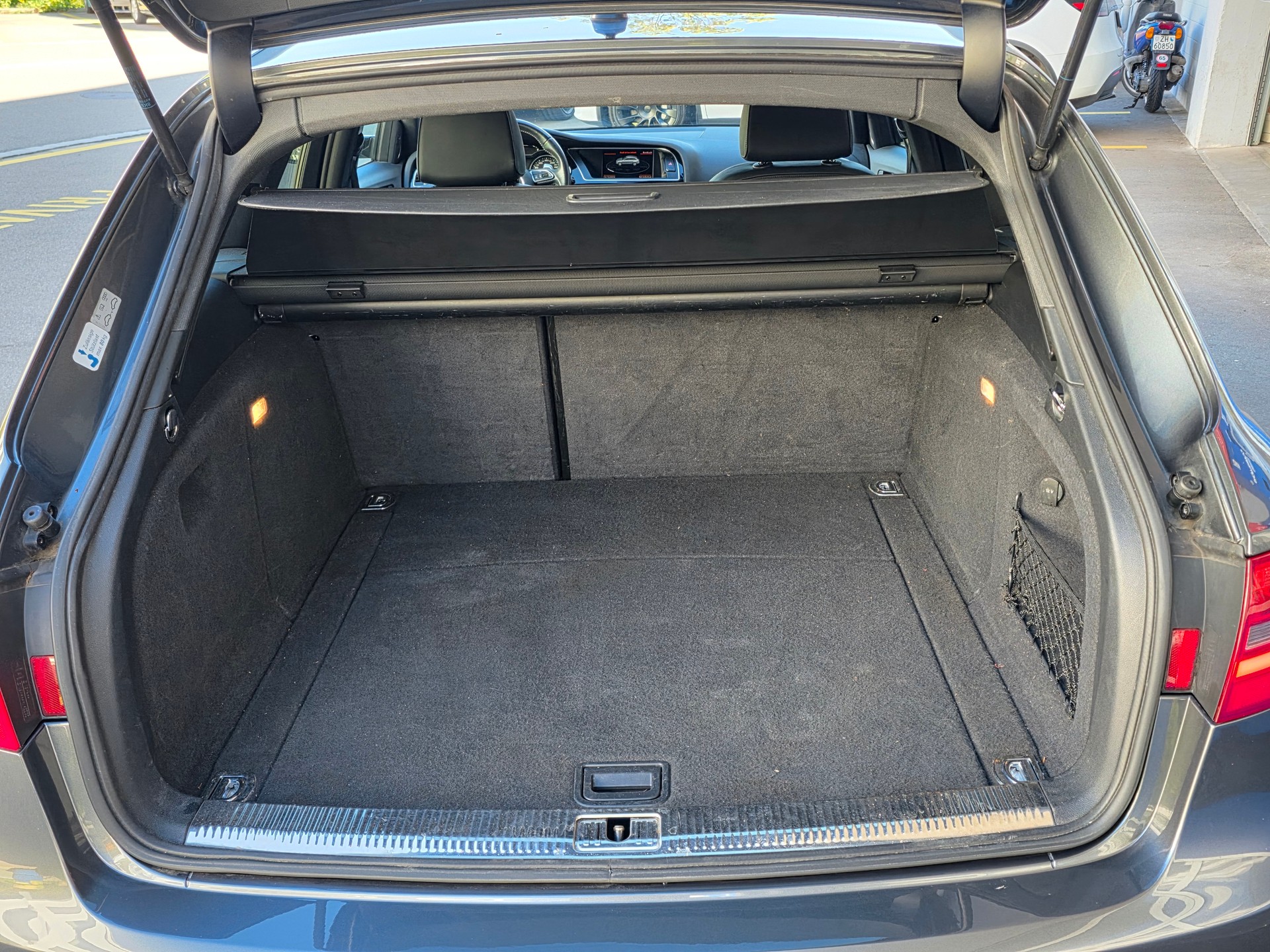 AUDI A4 Avant 3.0 TDI clean diesel quattro s-tronic-image-8