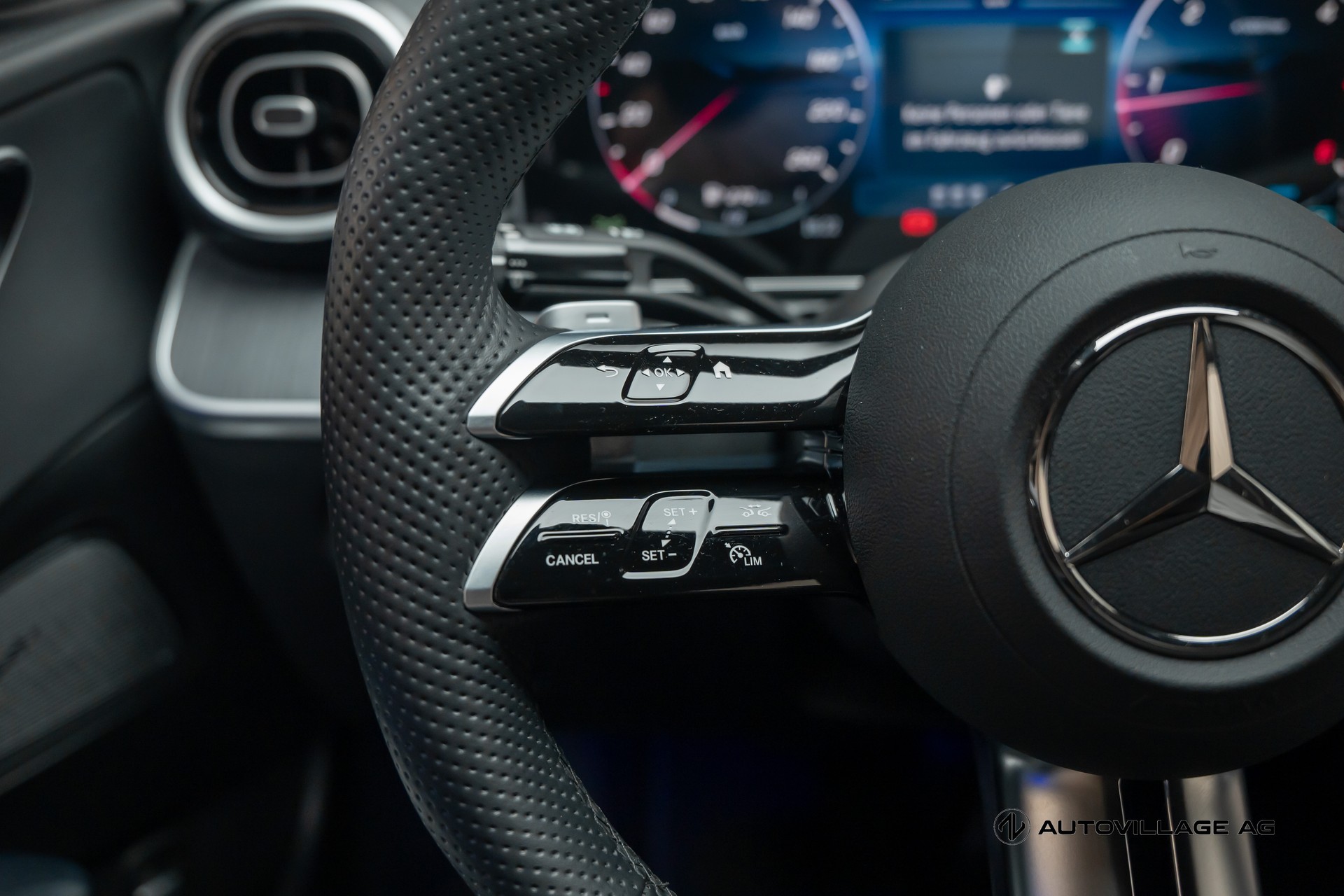 MERCEDES-BENZ C 220 d 4 Matic-image-21
