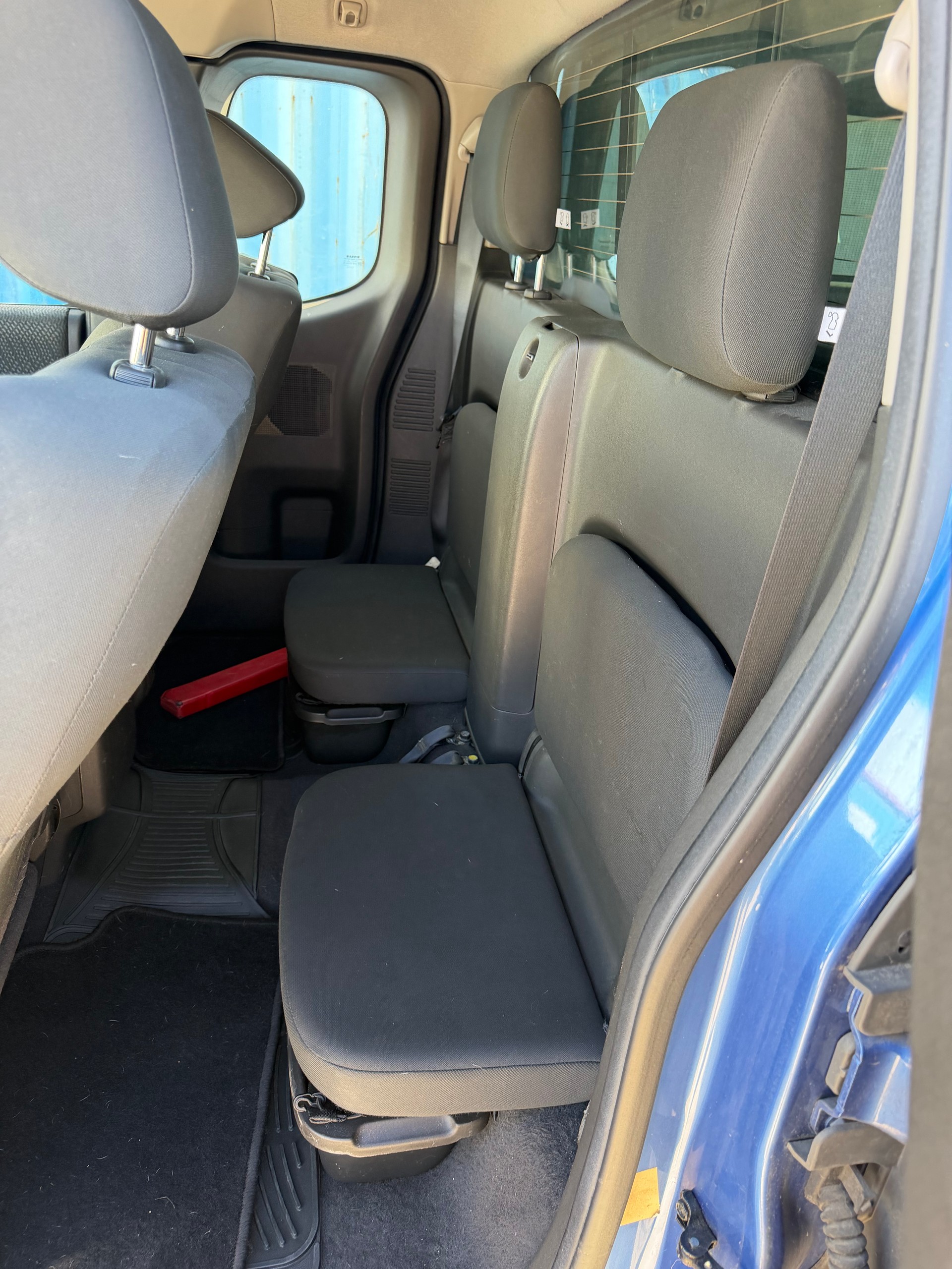 NISSAN Navara King Cab SE 2.5 dCi 4WD-image-12